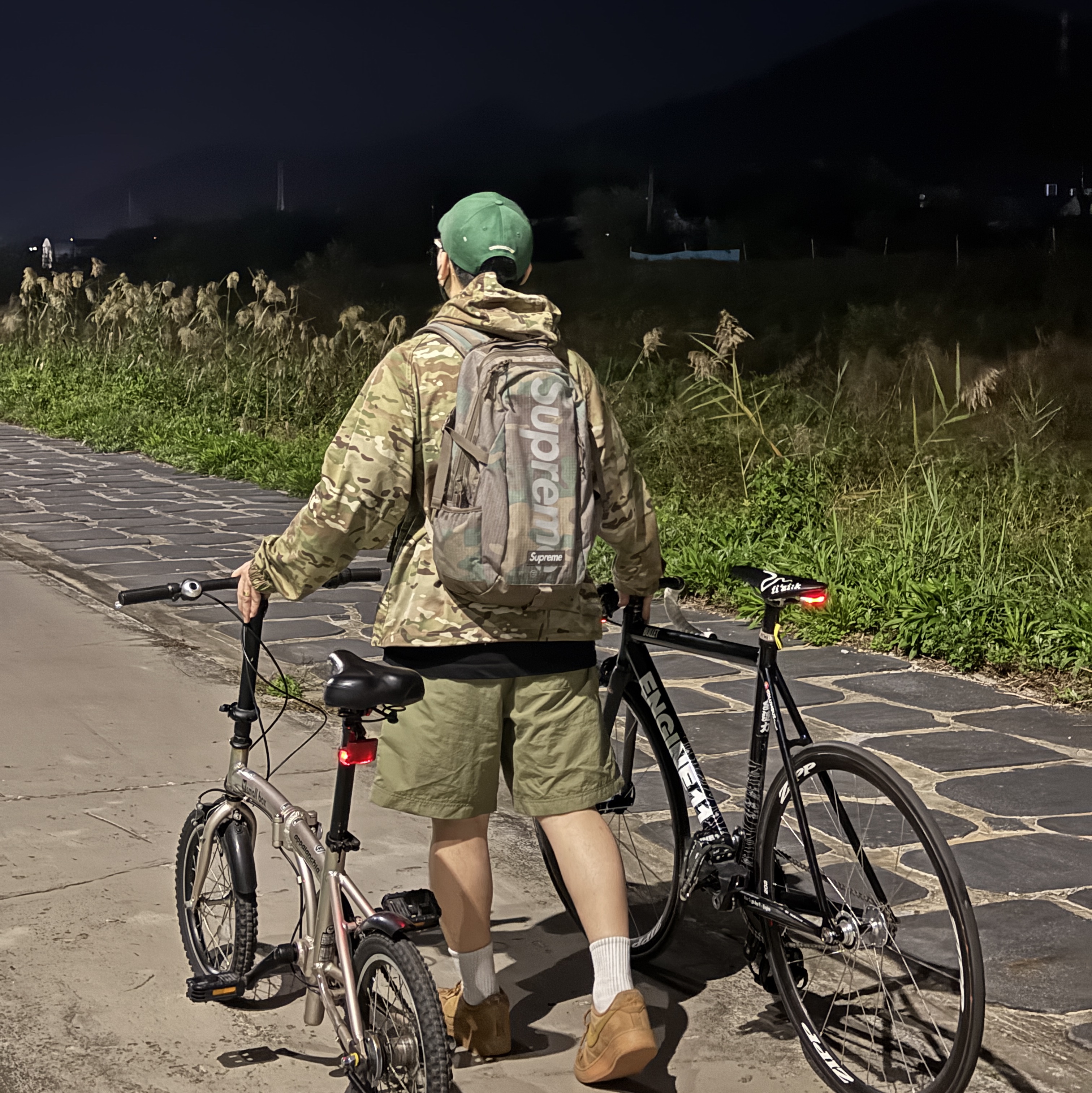 Supreme Backpack Woodland Camo - 24SS, Nike Air Force 1 '07 WB Flax 착용 스타일