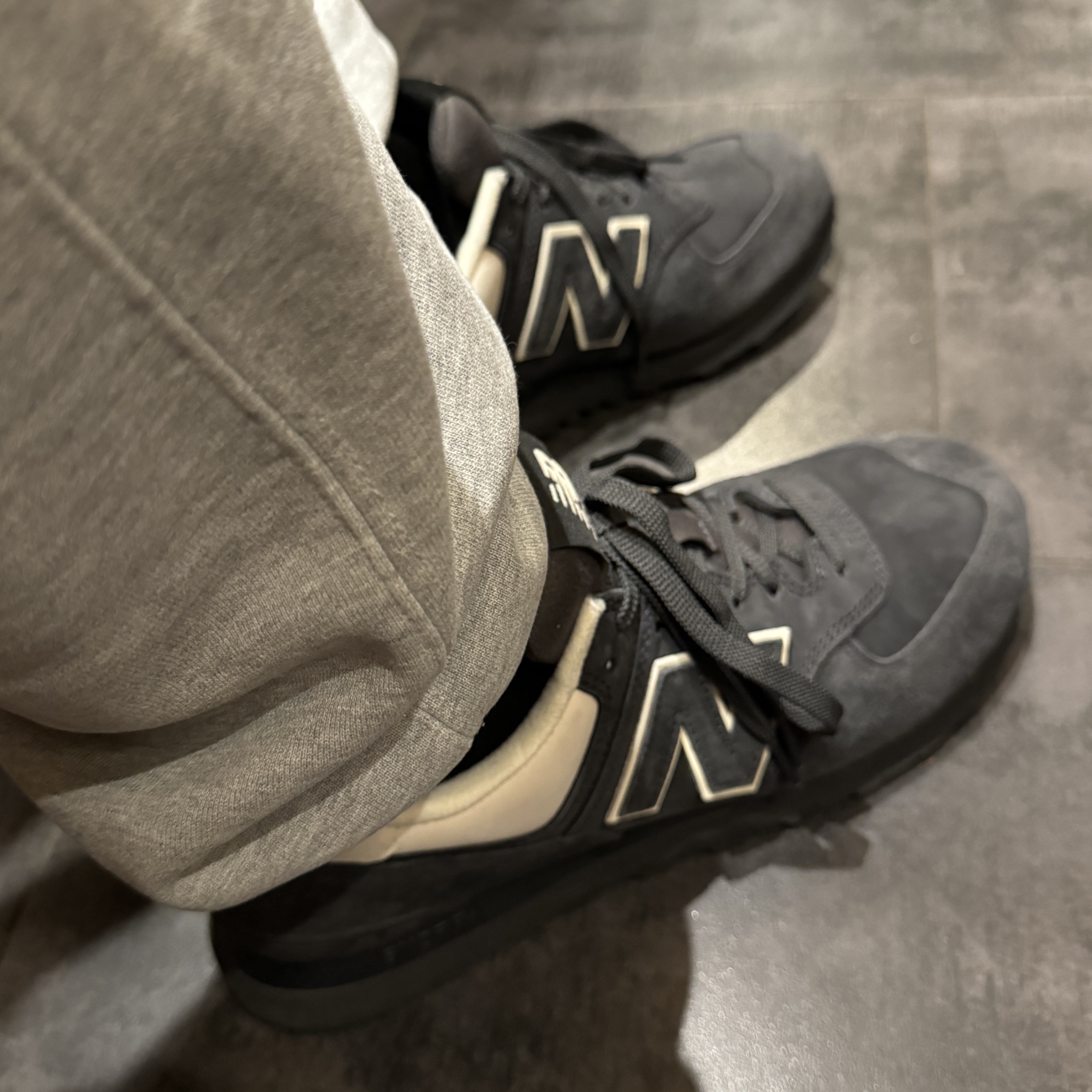 New Balance x Comme des Garcons Junya Watanabe Man 574 Suede Grey Off White 착용 스타일