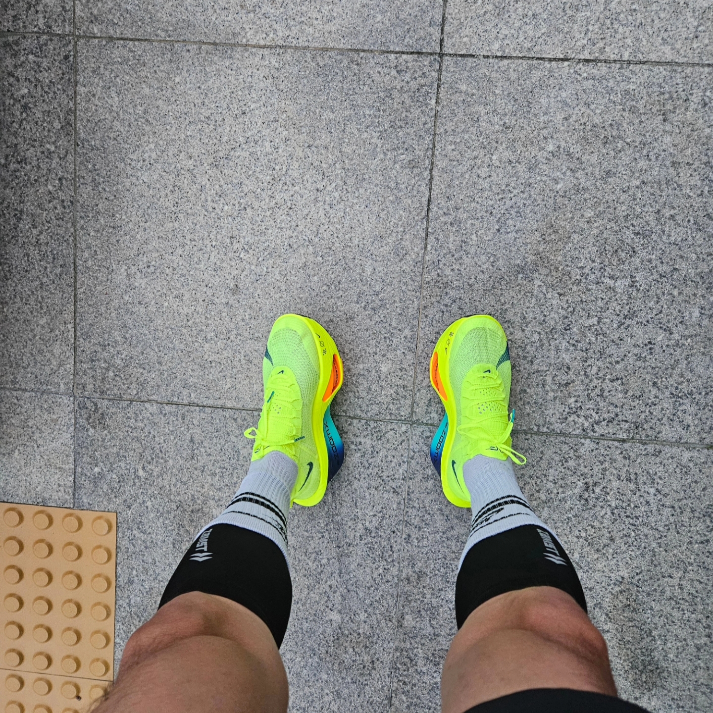 Nike Air Zoom Alphafly Next% 3 Volt 착용 스타일