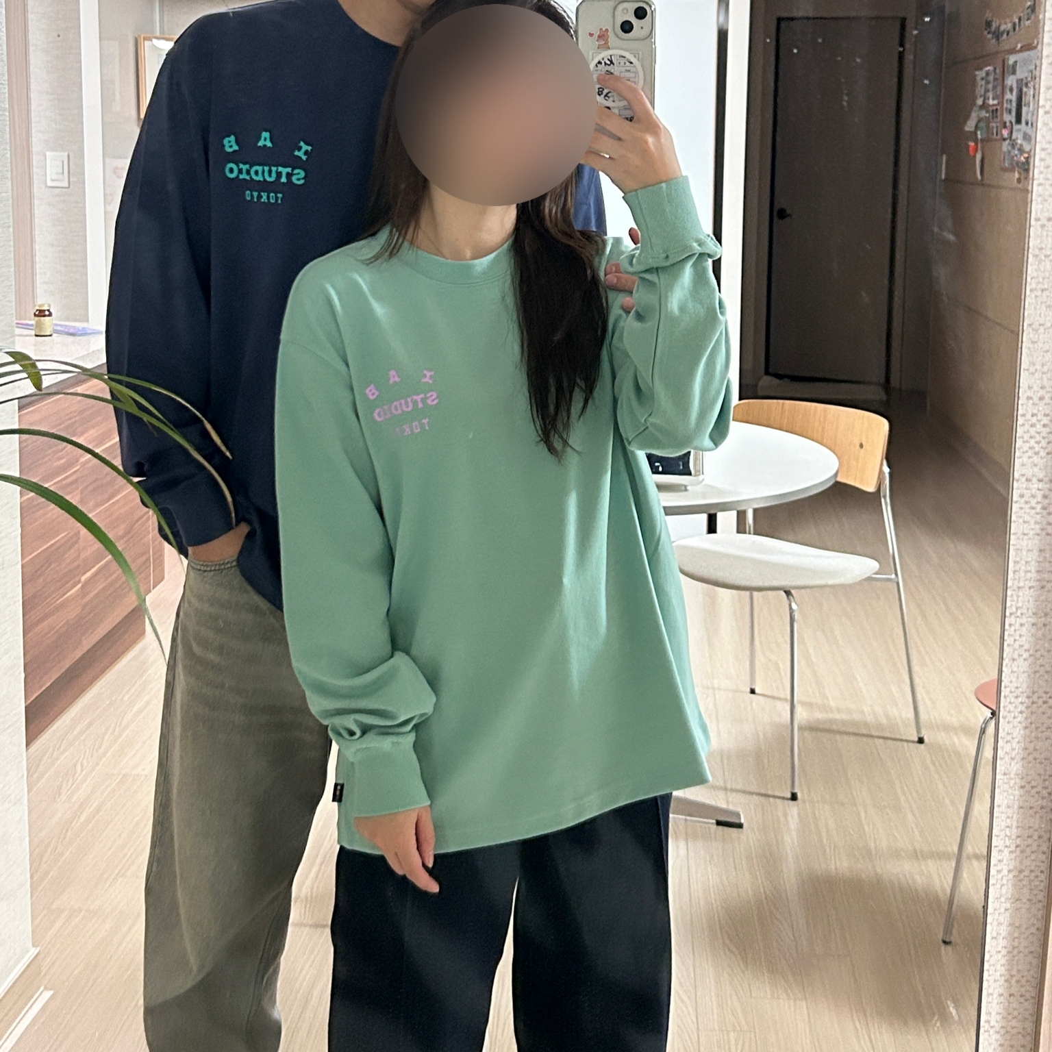 IAB Studio Tokyo Long Sleeve Navy Aqua, IAB Studio Tokyo Long Sleeve Ash Green Pink 착용 스타일