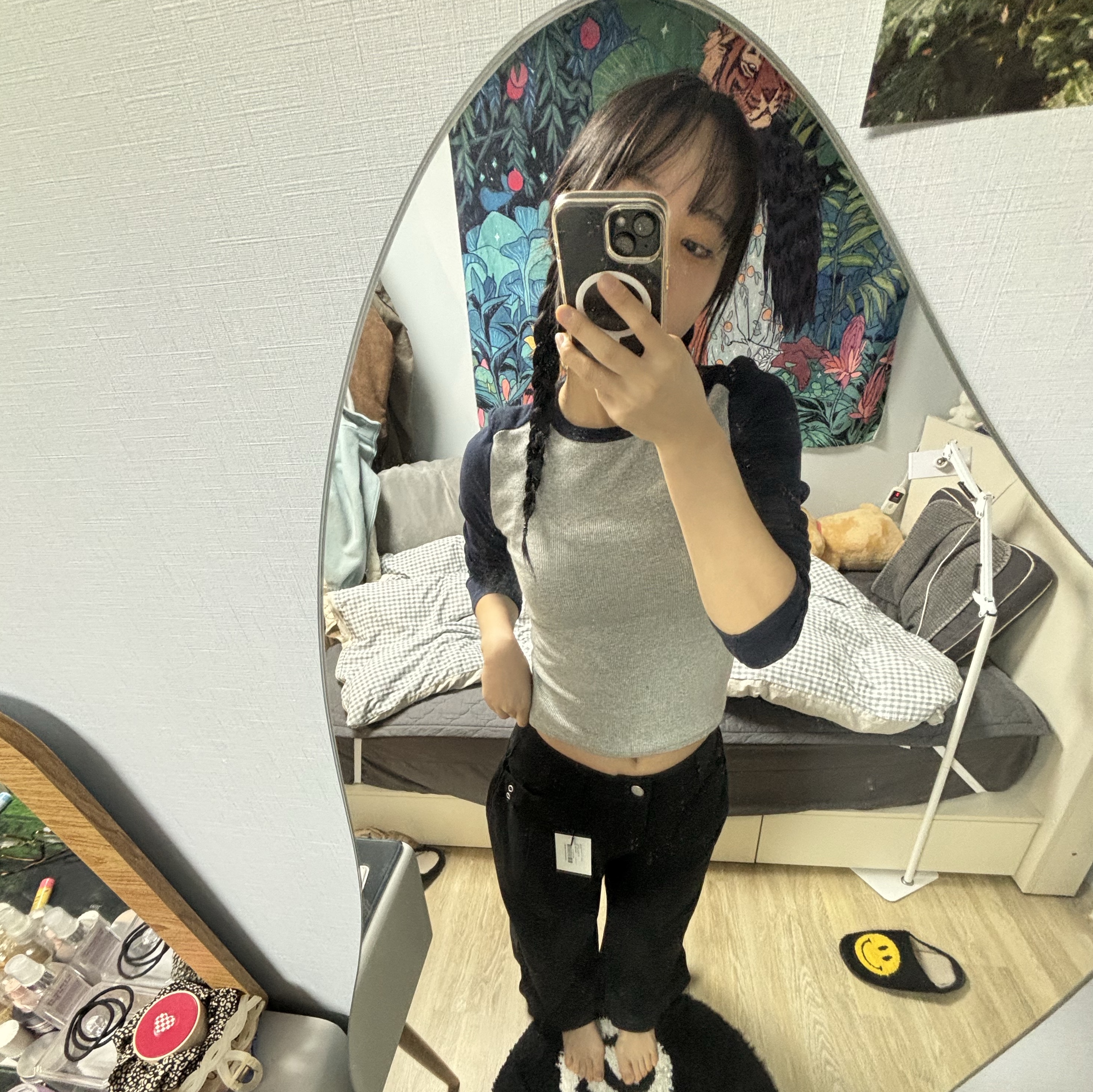The Coldest Moment TCM Starfish Pin Stripe Pants Black 착용 스타일 - 1