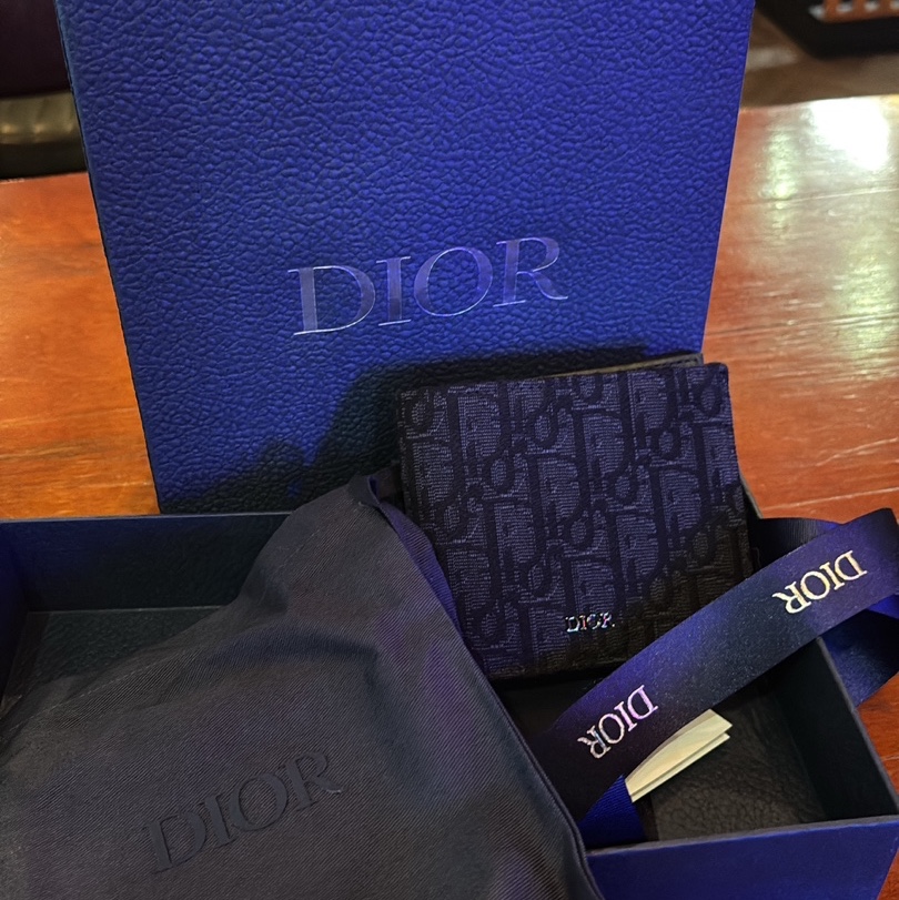 Dior Wallet Black Dior Oblique Jacquard 착용 스타일