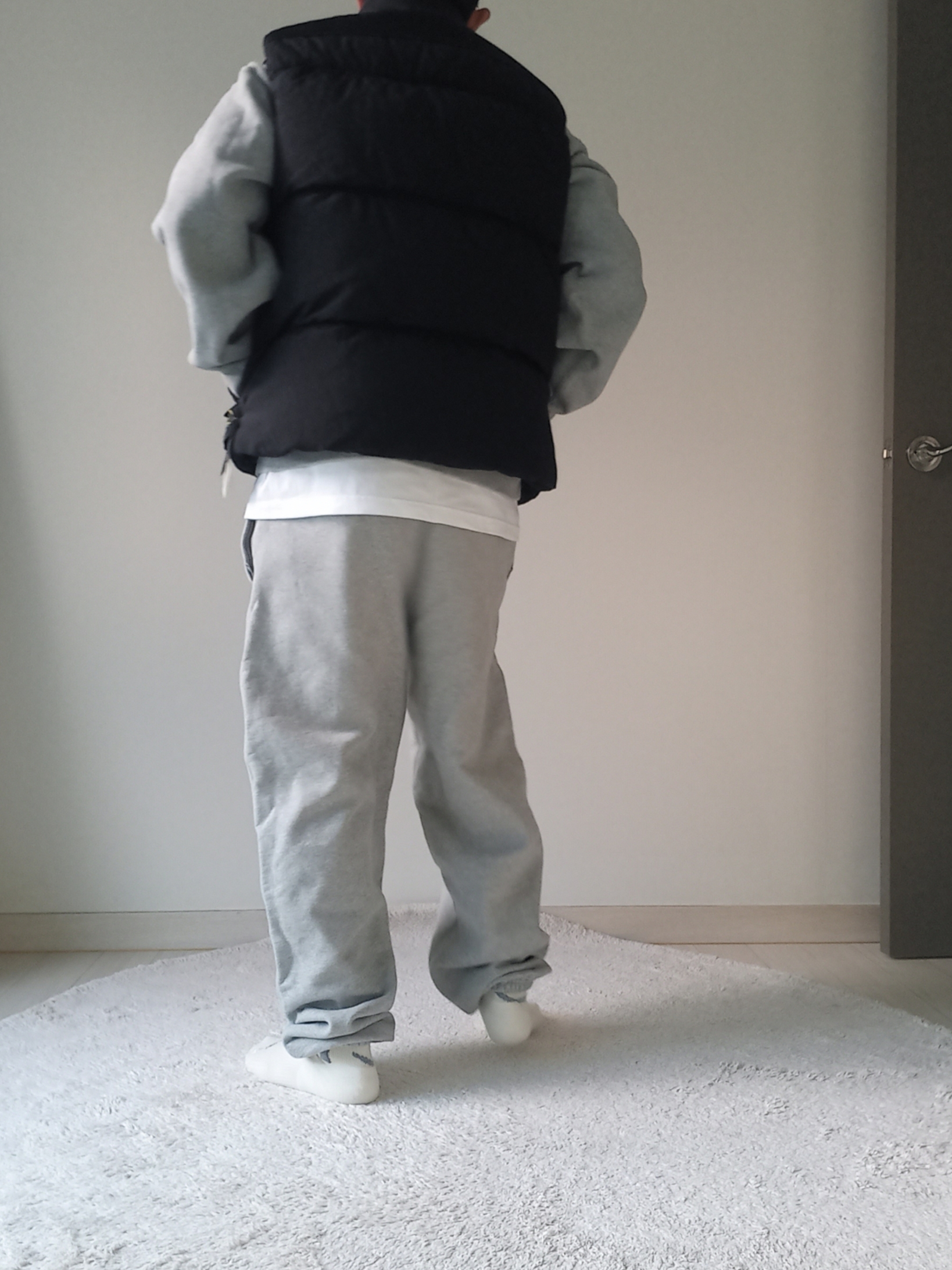 Stone Island G0419 Nylon Metal in Econyl Down Zip Vest with Anti Drop Black - 24FW, Nike x Stussy NRG Fleece Crewneck Dark Grey Heather (DO9337-063) 착용 스타일 - 3
