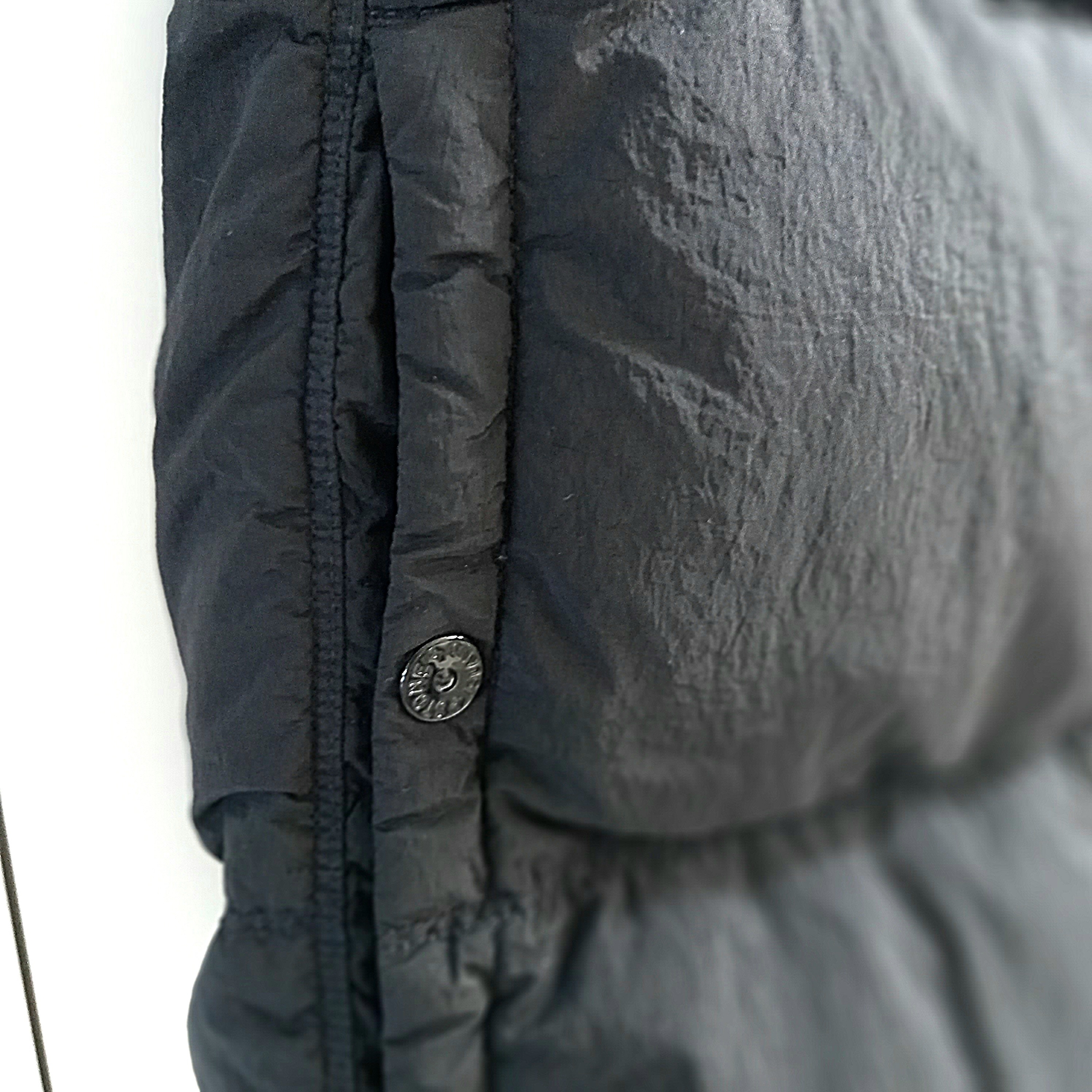 Stone Island G0419 Nylon Metal in Econyl Down Zip Vest with Anti Drop Black - 24FW 착용 스타일 - 5