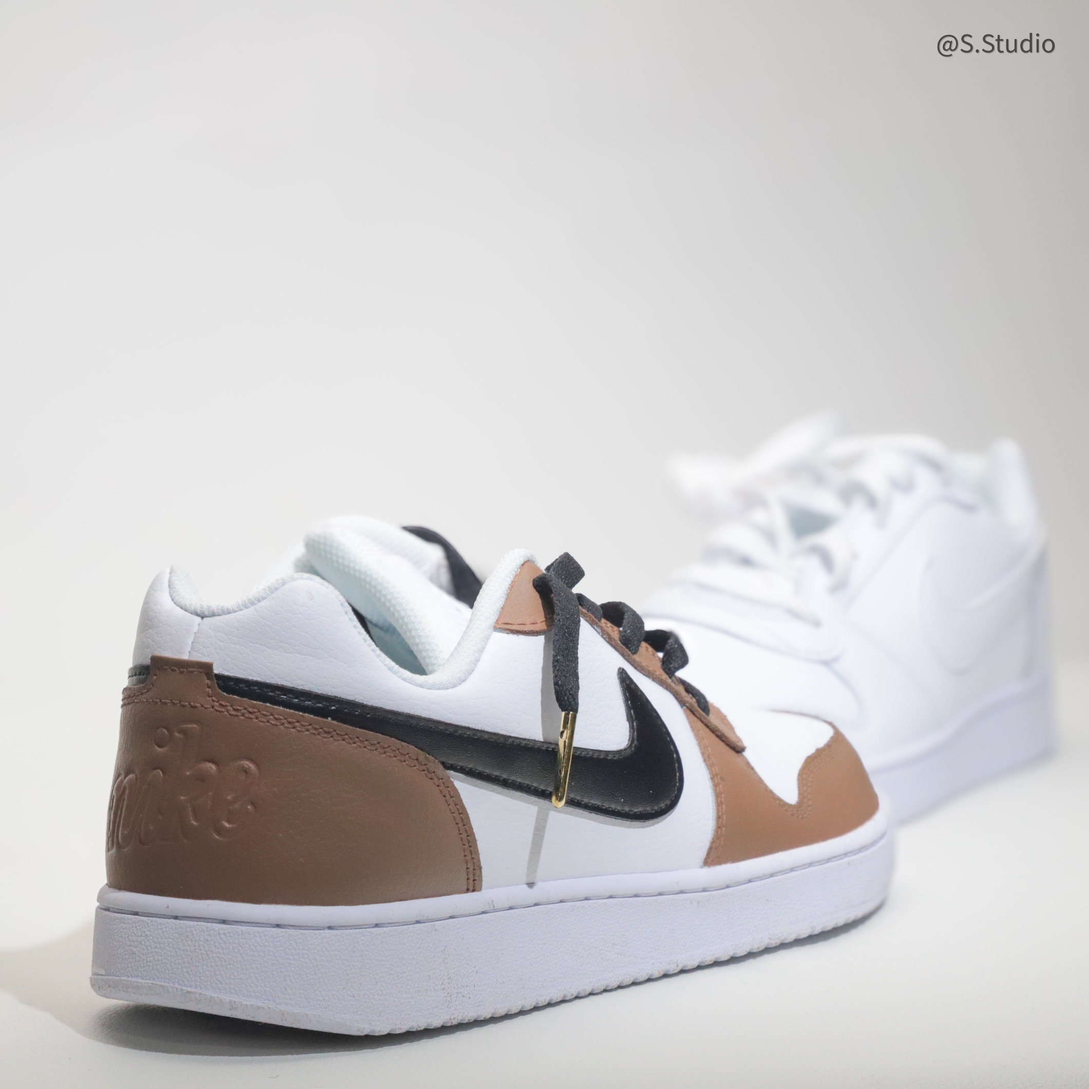 Nike Ebernon Low Triple White 착용 스타일 - 2