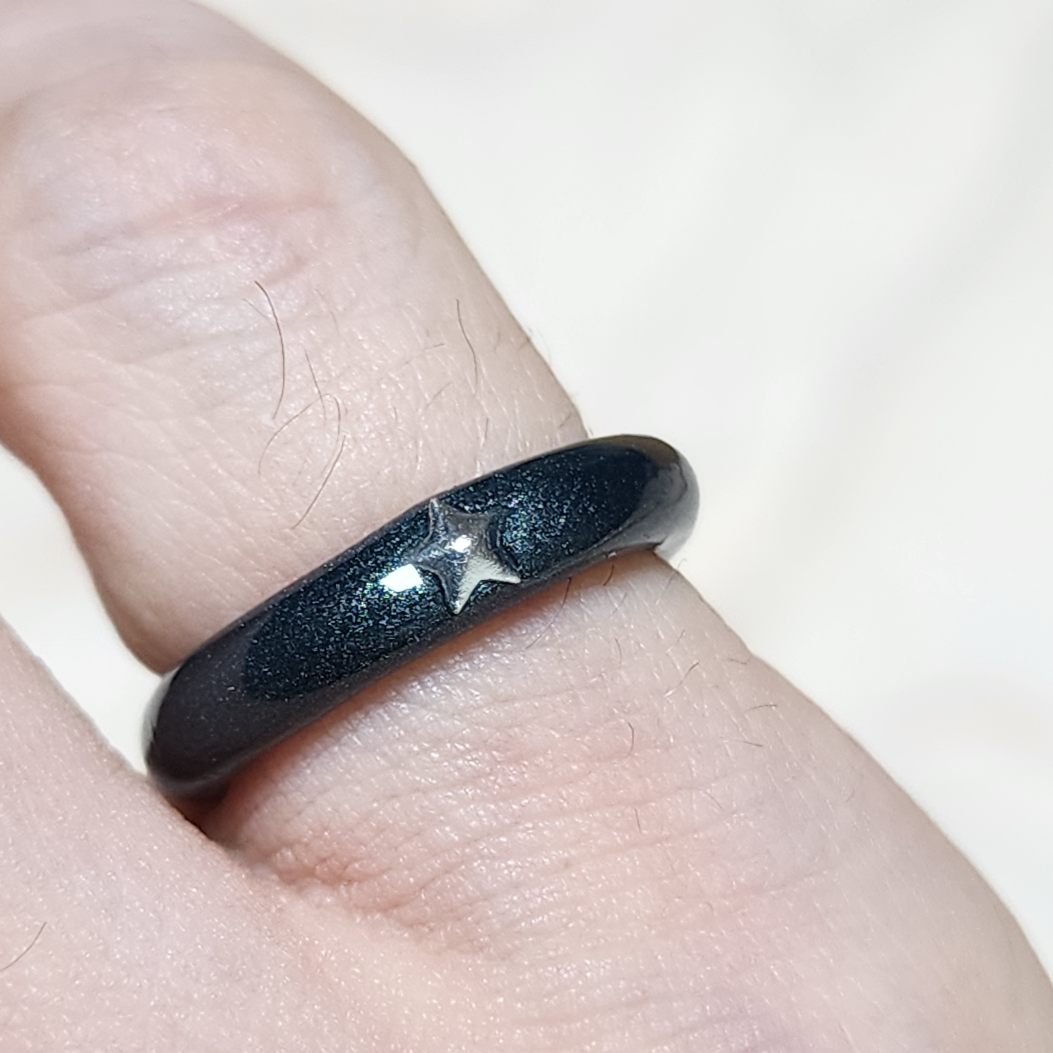 Nff Way Ring Black 착용 스타일