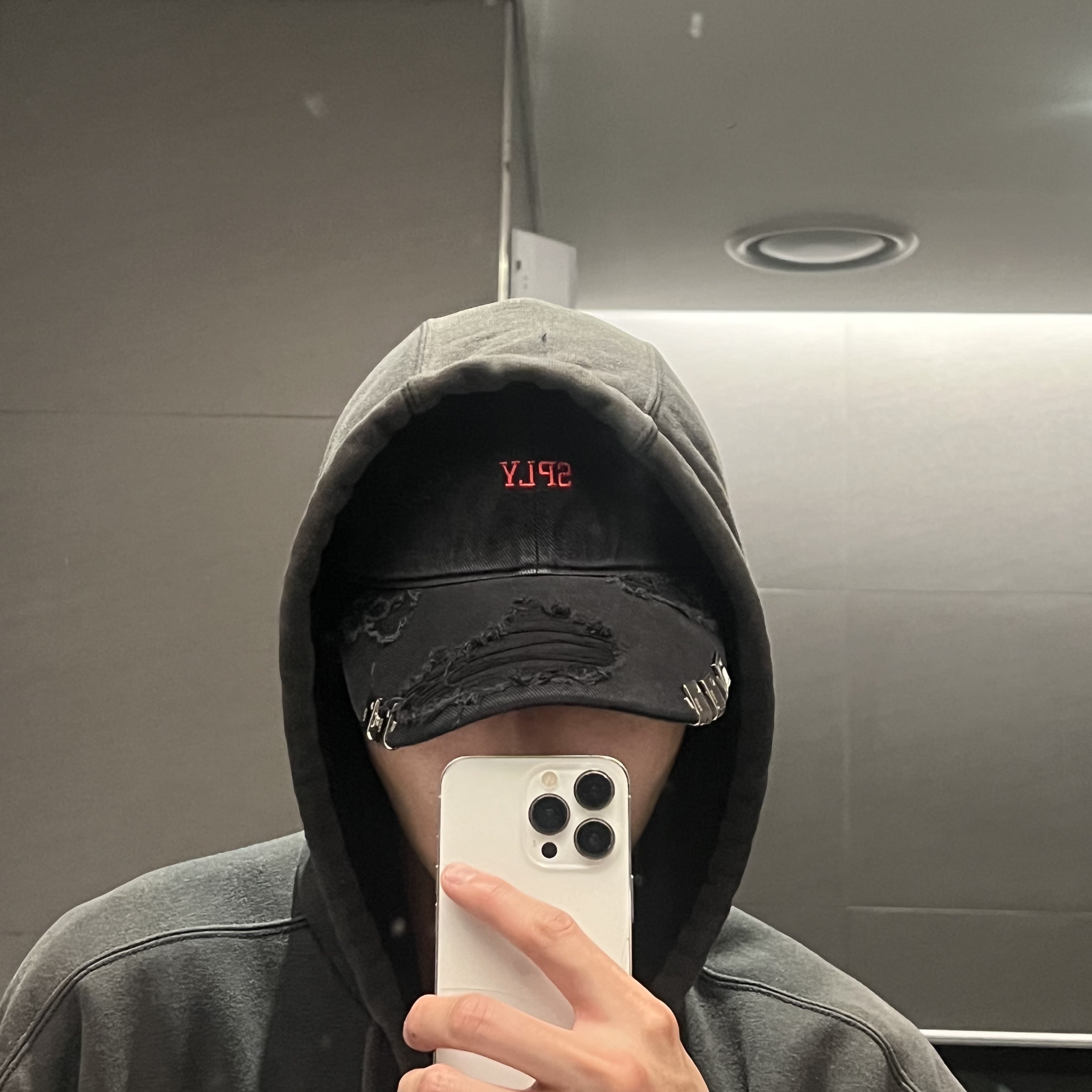 PACOSPLY Garage Denim Cap Black 착용 스타일