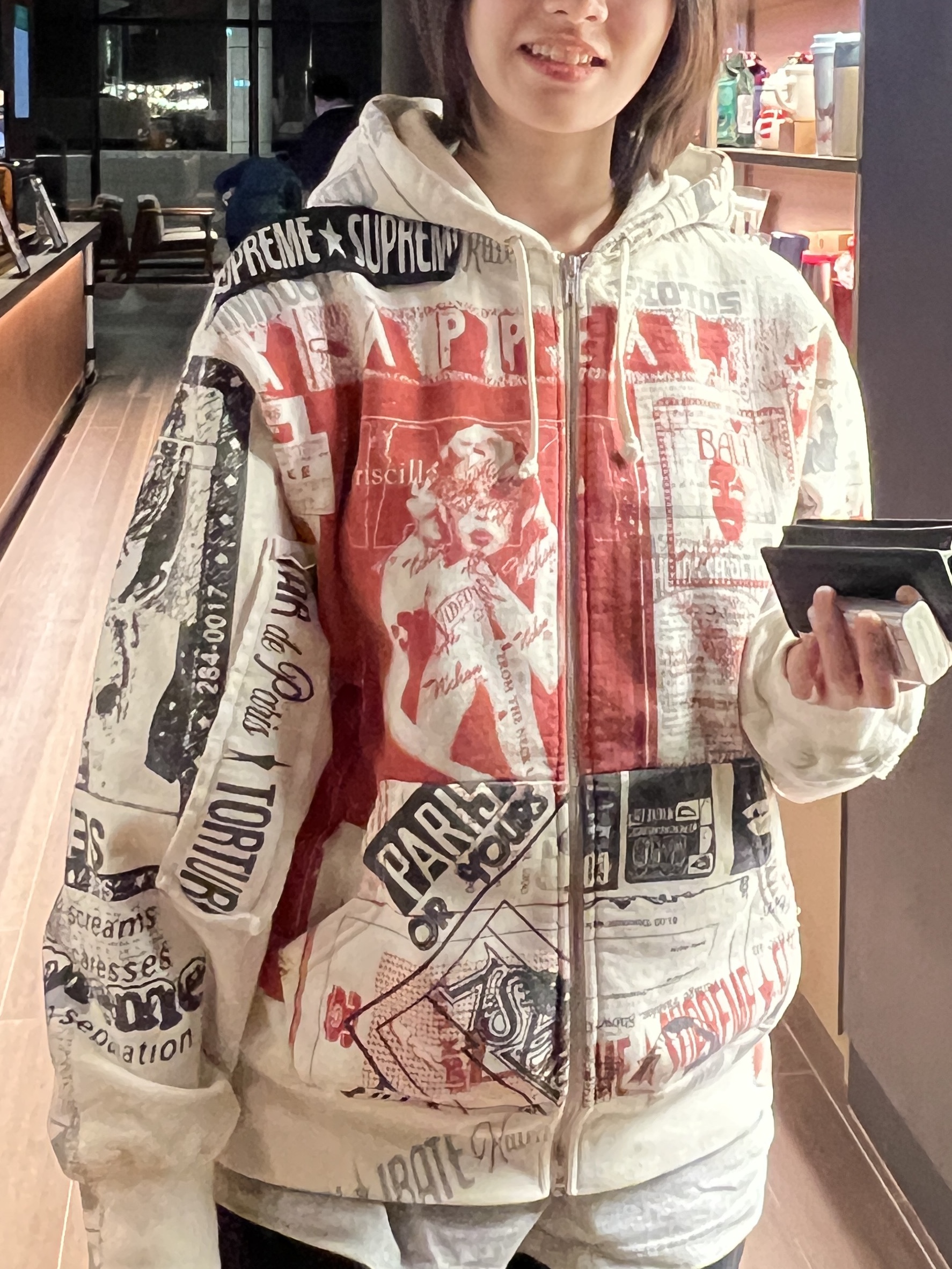 Supreme Collage Zip Up Hooded Sweatshirt White - 24SS, Jordan 1 x Travis Scott Retro Low OG SP Black Phantom 착용 스타일 - 3