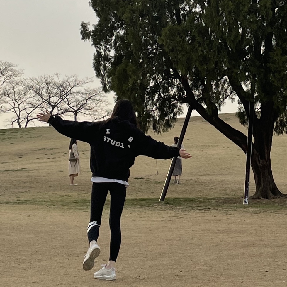 IAB Studio Hoodie Black, Nike Air Max 97 Triple White Wolf Grey 착용 스타일