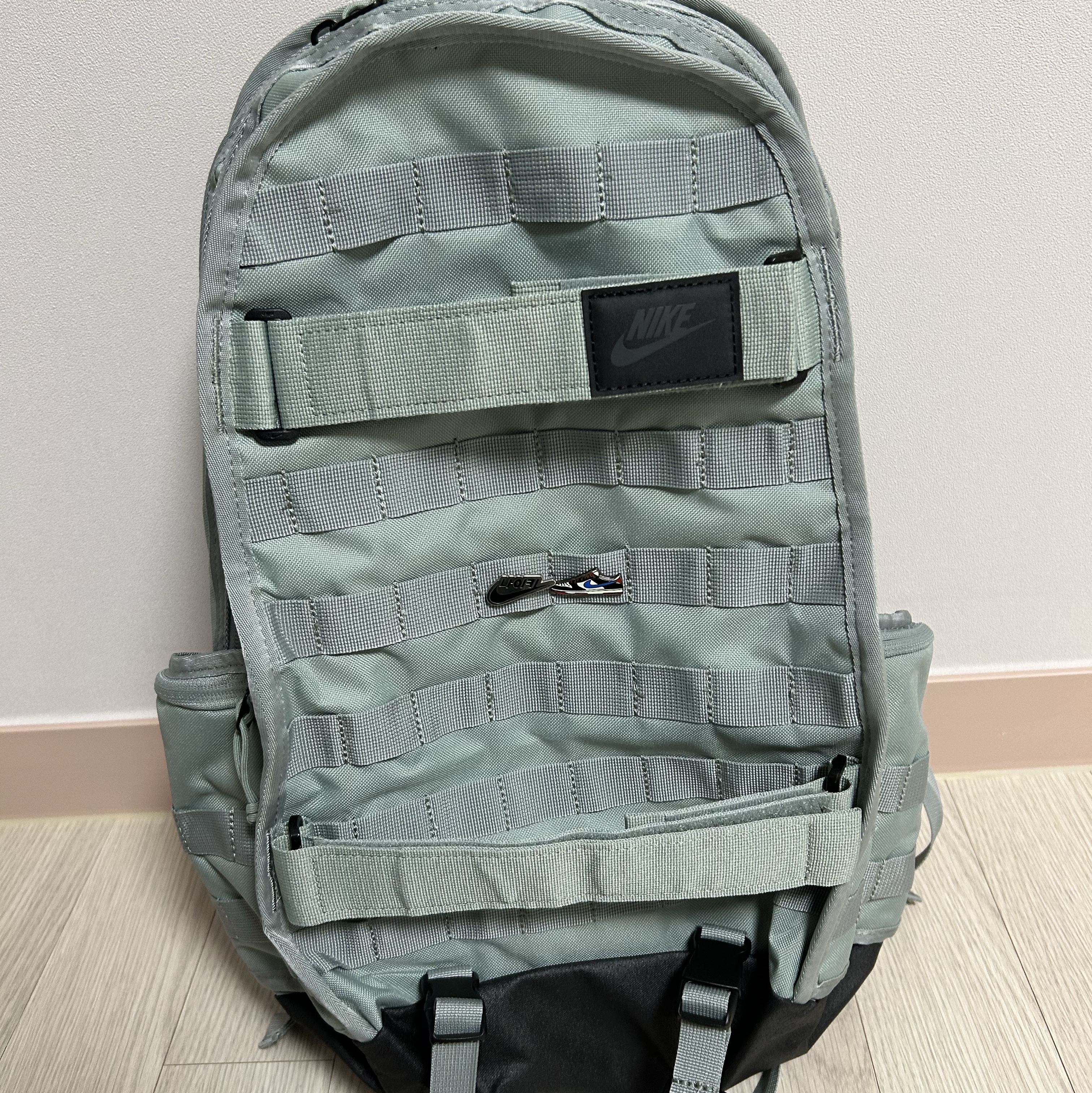 Nike NSW RPM Backpack 26L Mica Green 착용 스타일