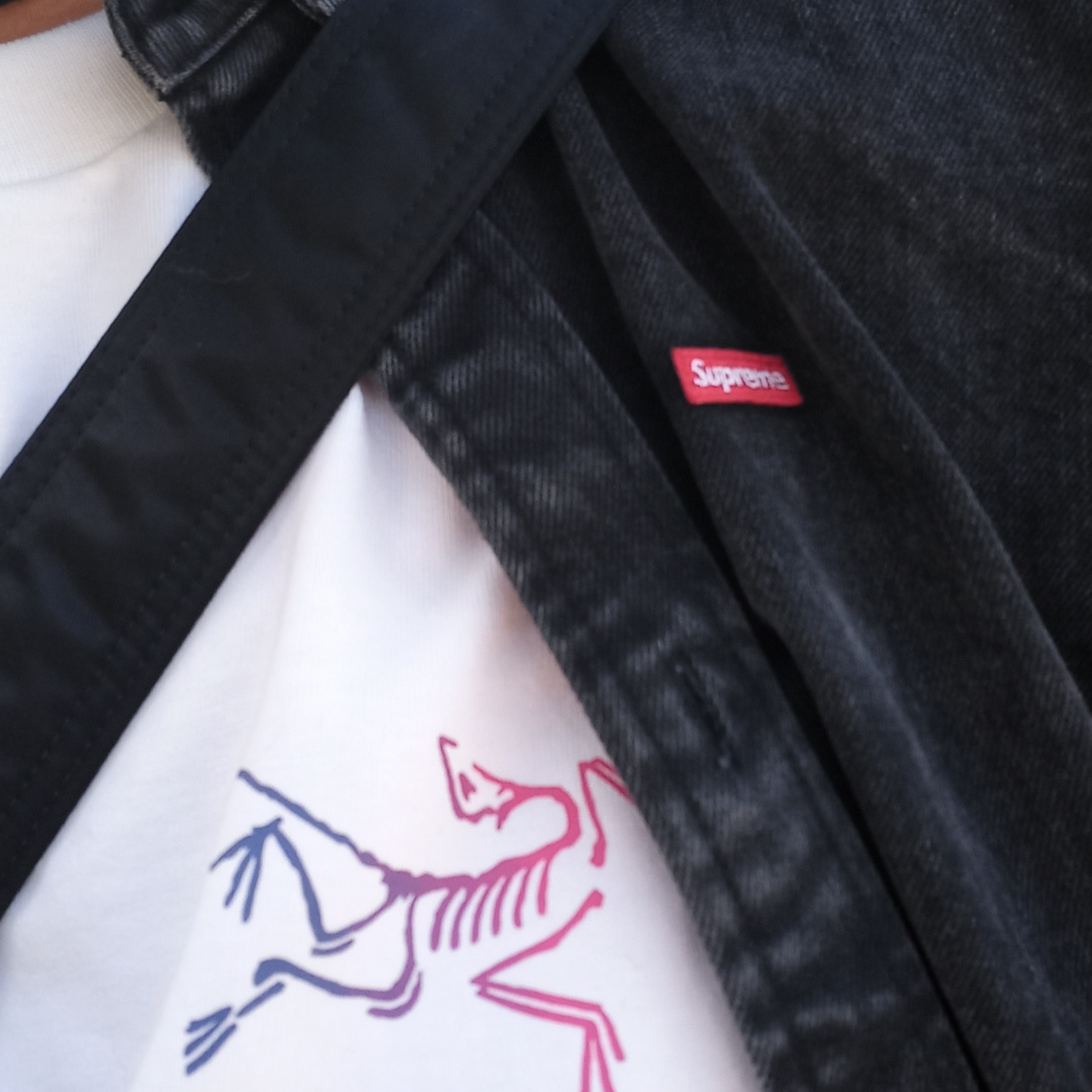 Arc'teryx Kragg Cotton Heatmap LS T-Shirt White Light Multi, Supreme Small Box Shirt Washed Black - 24SS 착용 스타일 - 1