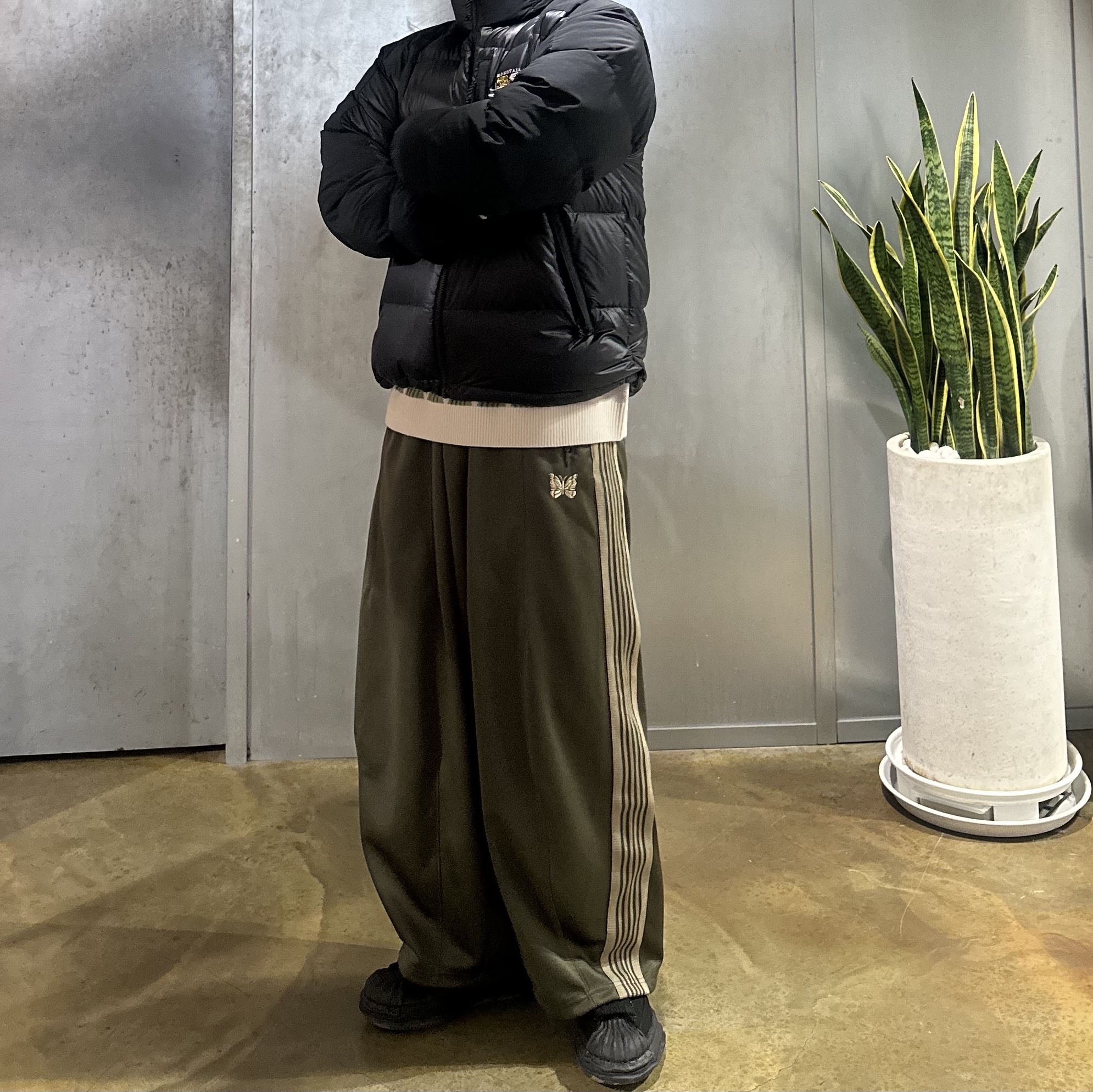 Stussy x Mountain Hardwear Subzero Down Jacket Black, Supreme x Martine Rose Sweater Stone - 24FW 착용 스타일