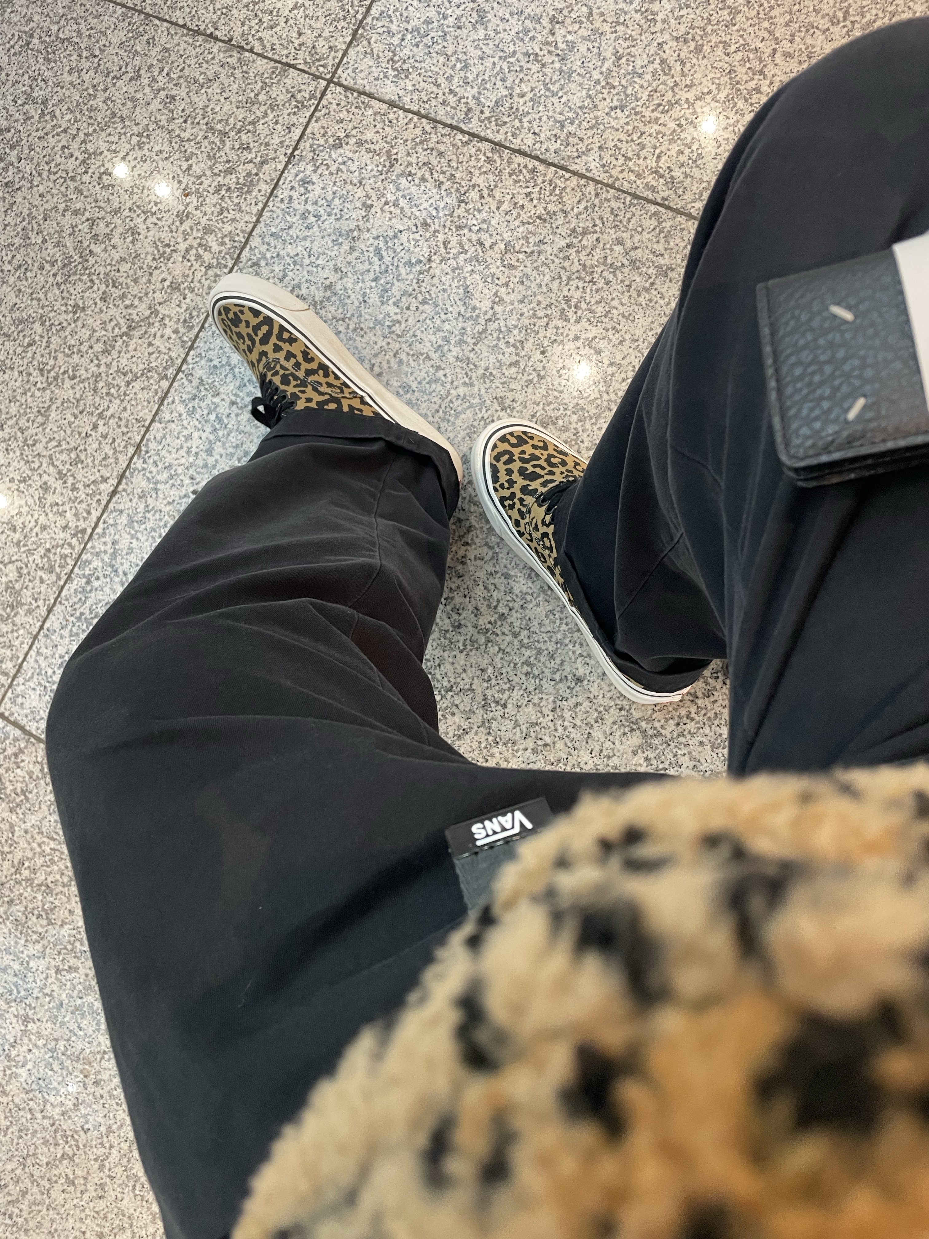 Supreme Box Logo Hooded Sweatshirt Dark Sand - 23FW, Rolex Submariner 41mm 124060 Black Oyster 착용 스타일 - 3