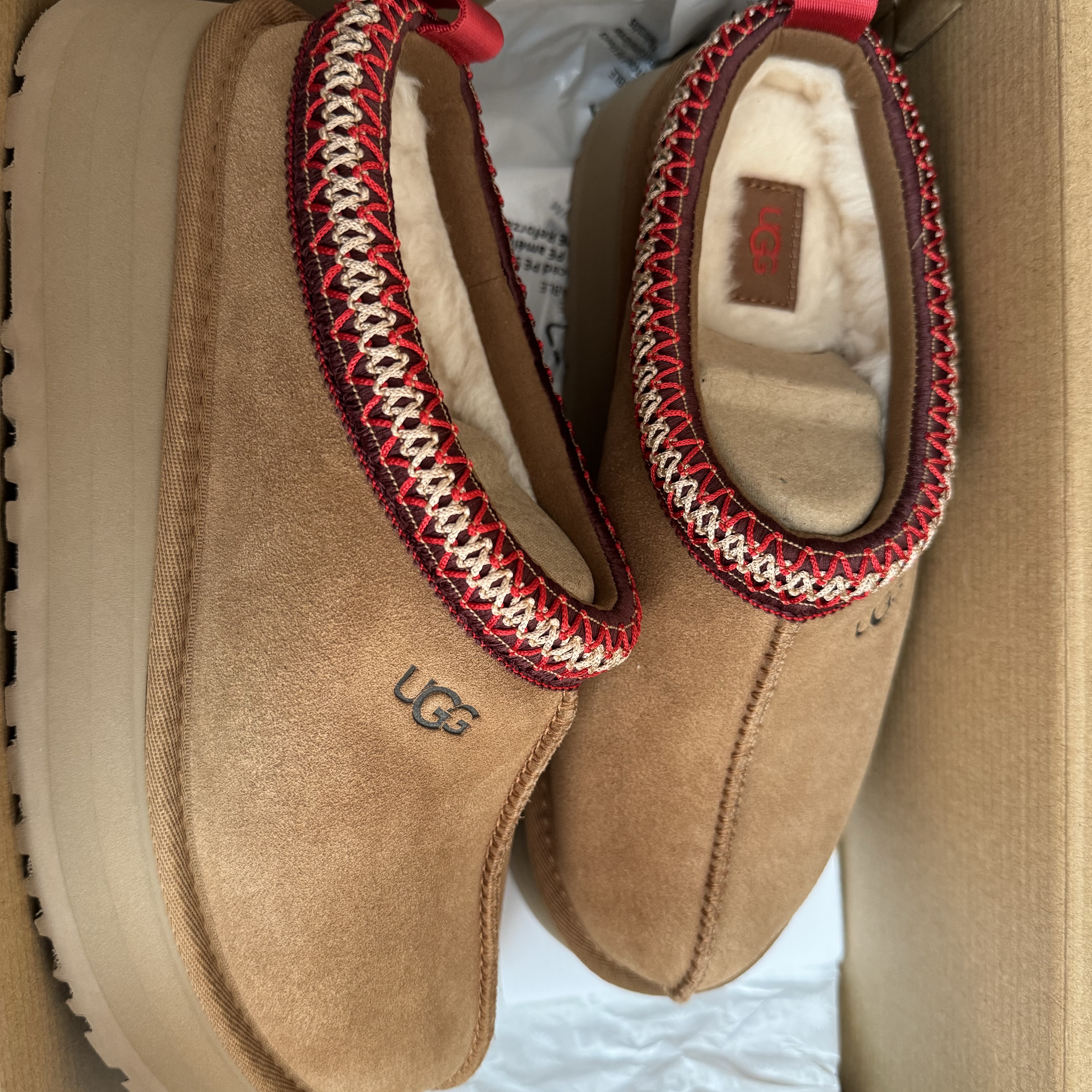(W) UGG Tazz Slipper Chestnut 착용 스타일