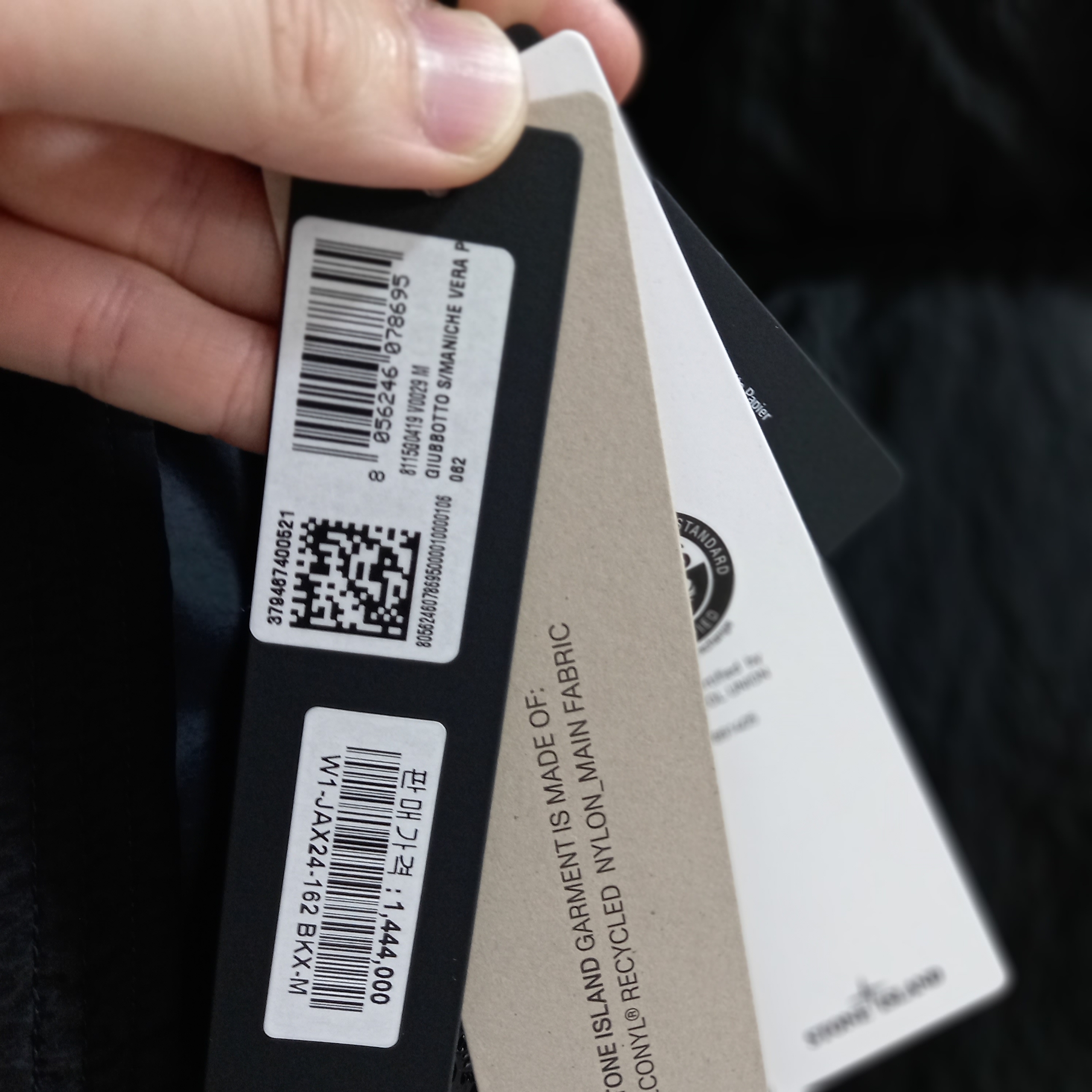 Stone Island G0419 Nylon Metal in Econyl Down Zip Vest with Anti Drop Black - 24FW 착용 스타일 - 3