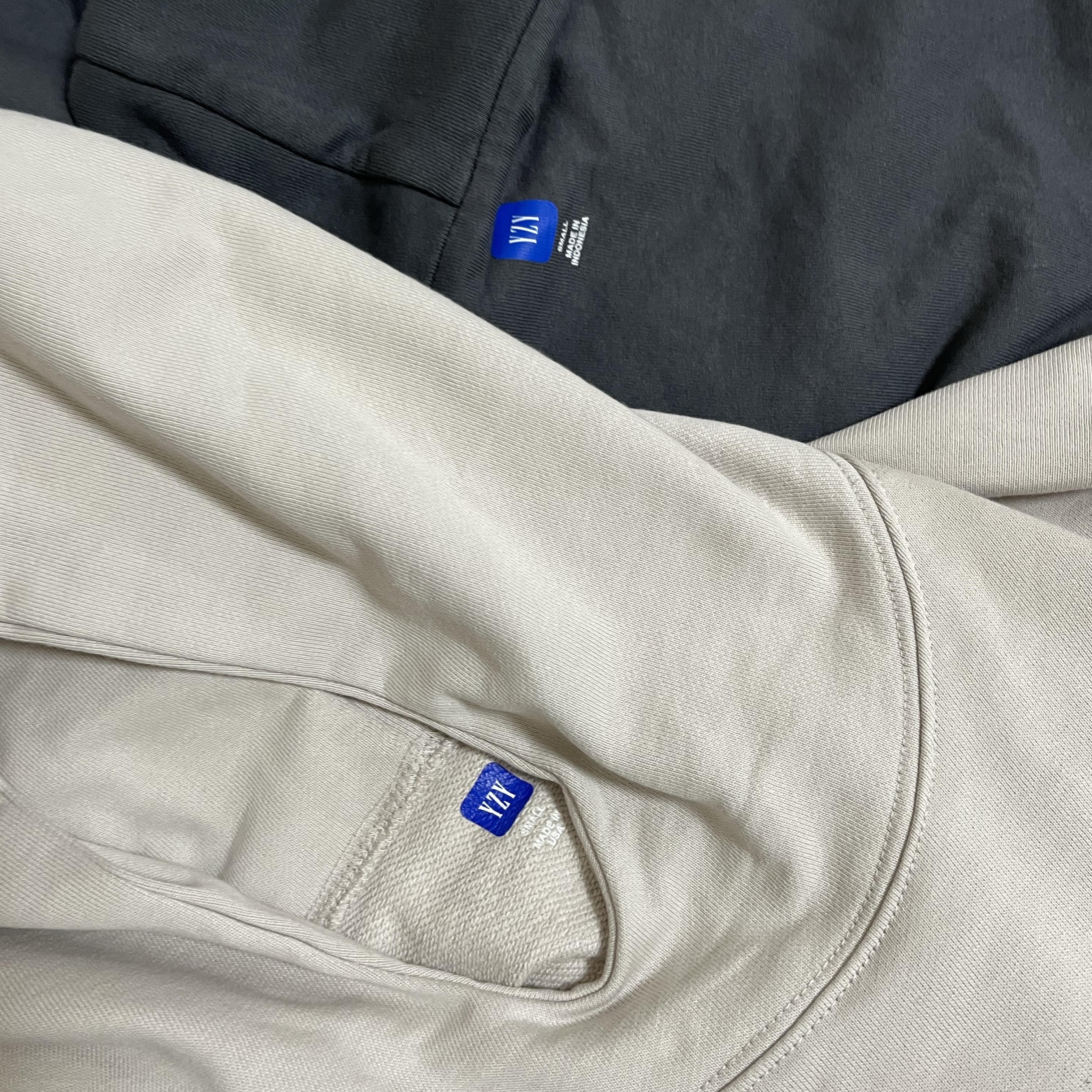 Yeezy YZY Zip-Up Hoodie Navy, Yeezy Gap Engineered By Balenciaga Dove Hoodie White 착용 스타일