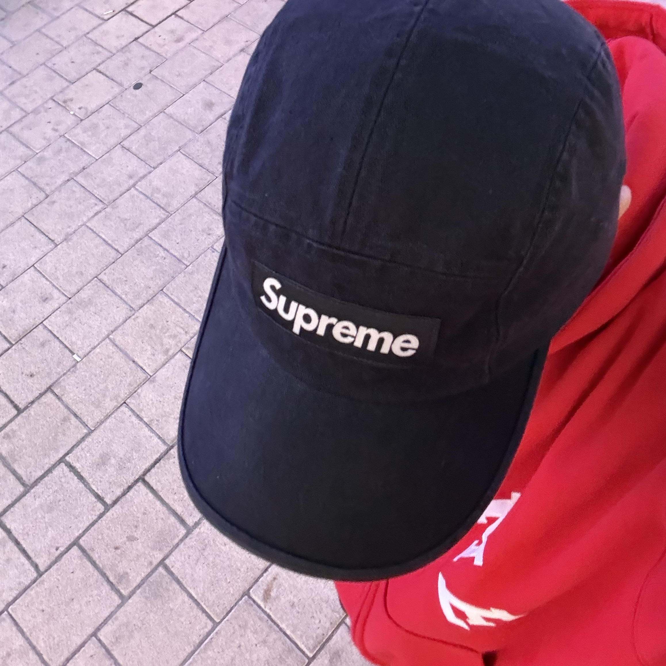 Supreme x Champion Zip Up Hooded Sweatshirt Red - 24SS, Supreme Denim Camp Cap Black - 24SS 착용 스타일