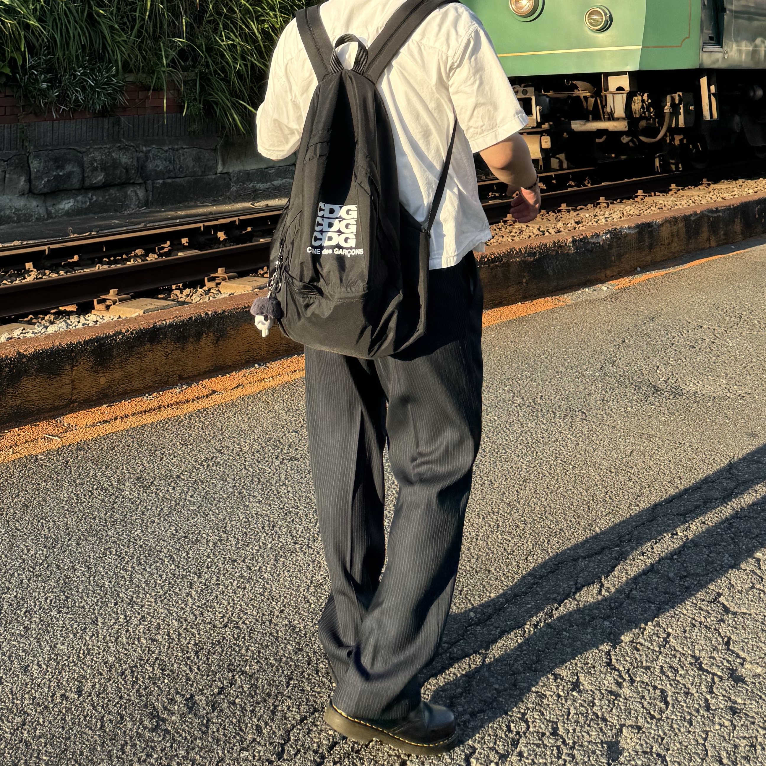 CDG Backpack Black, Dr. Martens 1461 Smooth Black 착용 스타일