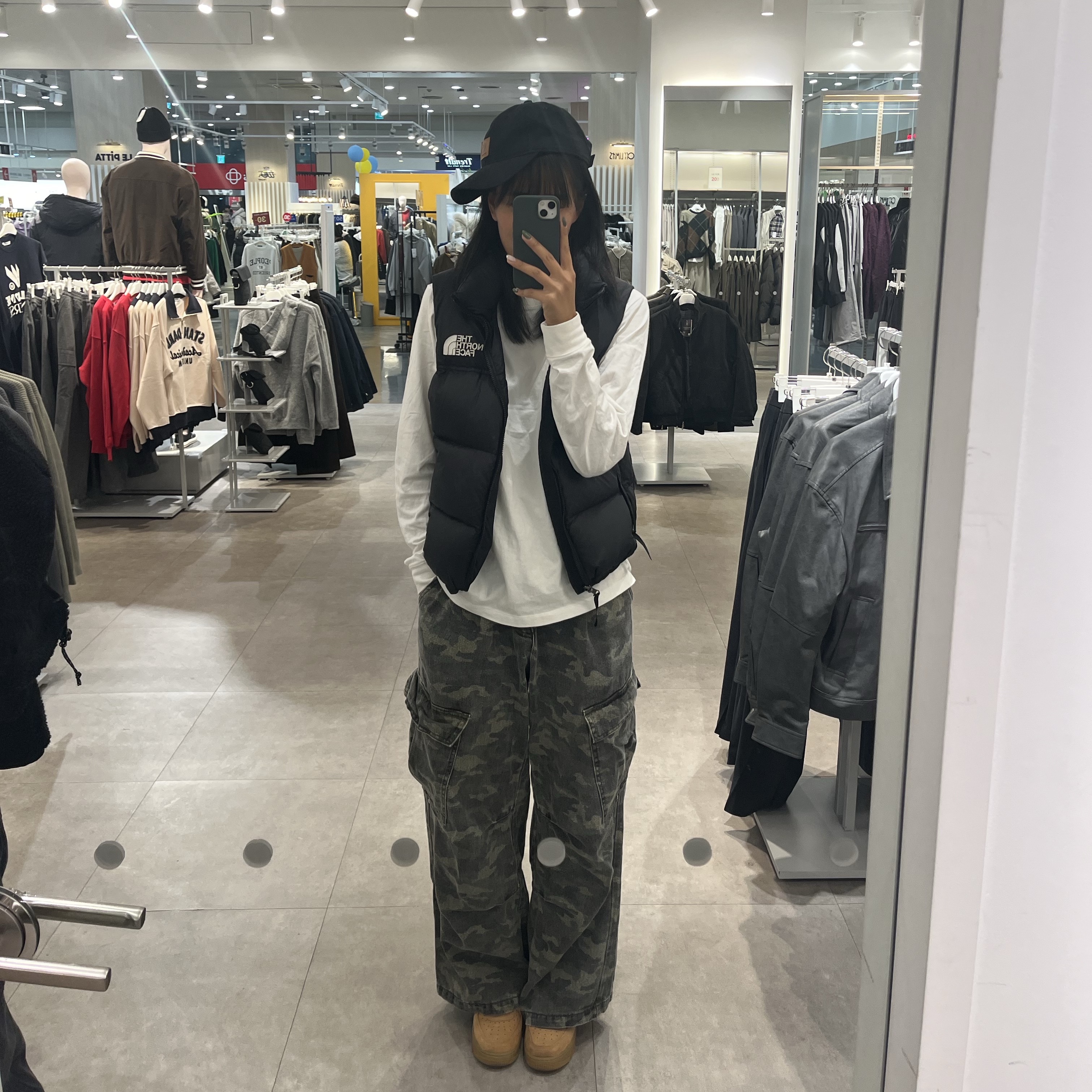 (W) Nike Air Force 1 '07 WB Flax Wheat, Carhartt Canvas Cap Black 착용 스타일
