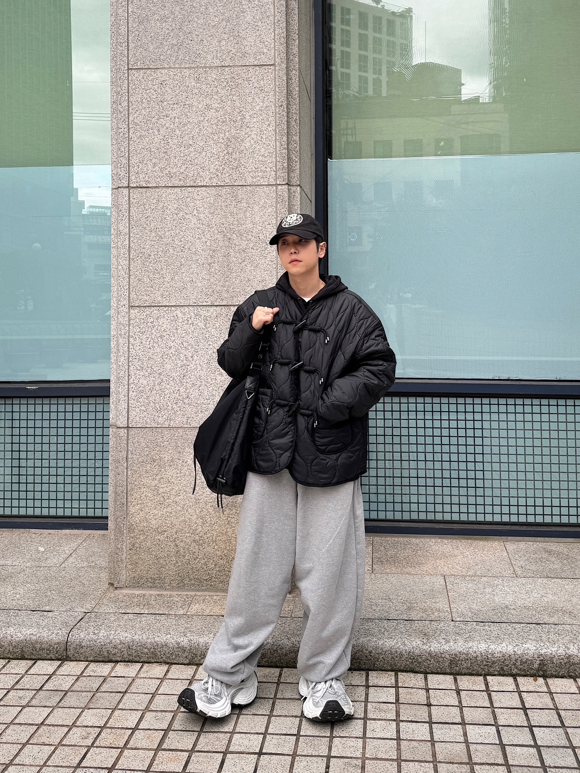 Balenciaga 10XL Sneakers White Grey Silver Black, MJD Everyday Heavy Sweat Baggy Pants Melange Grey 착용 스타일 - 4