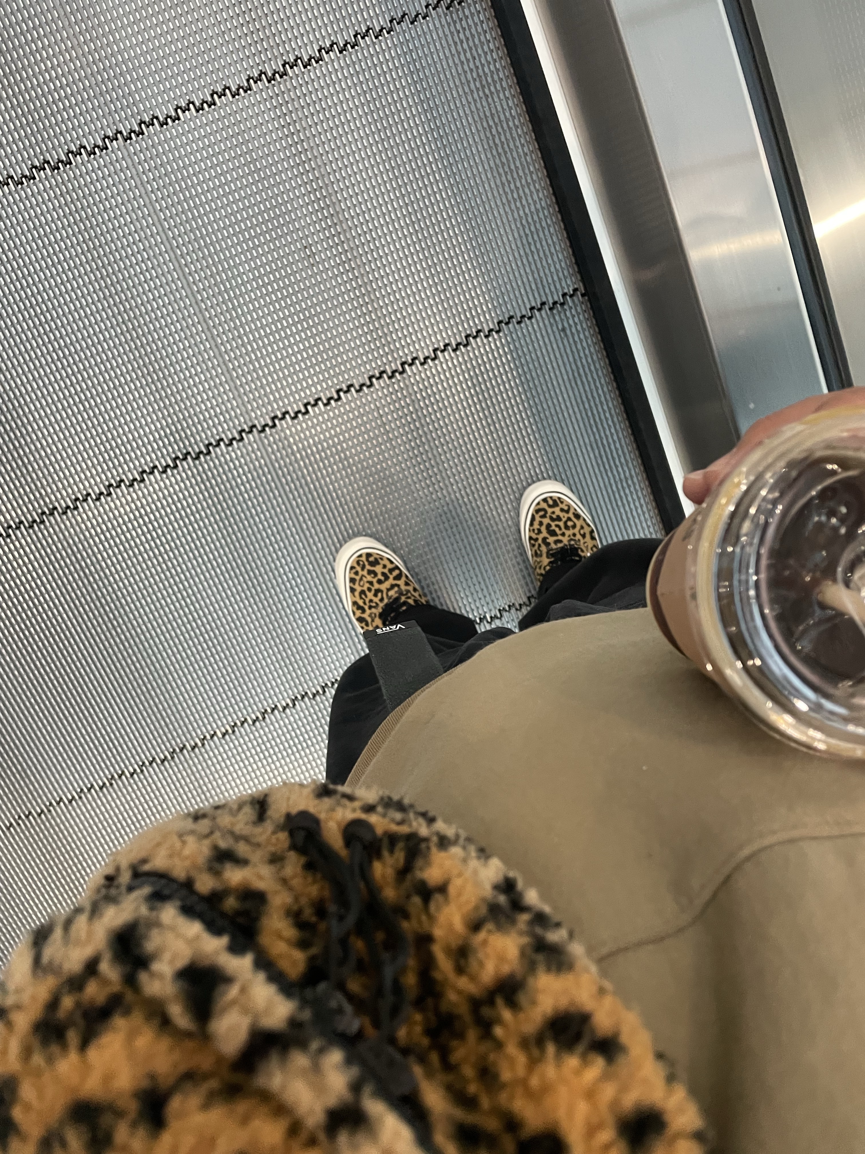 Supreme Box Logo Hooded Sweatshirt Dark Sand - 23FW, Rolex Submariner 41mm 124060 Black Oyster 착용 스타일 - 4