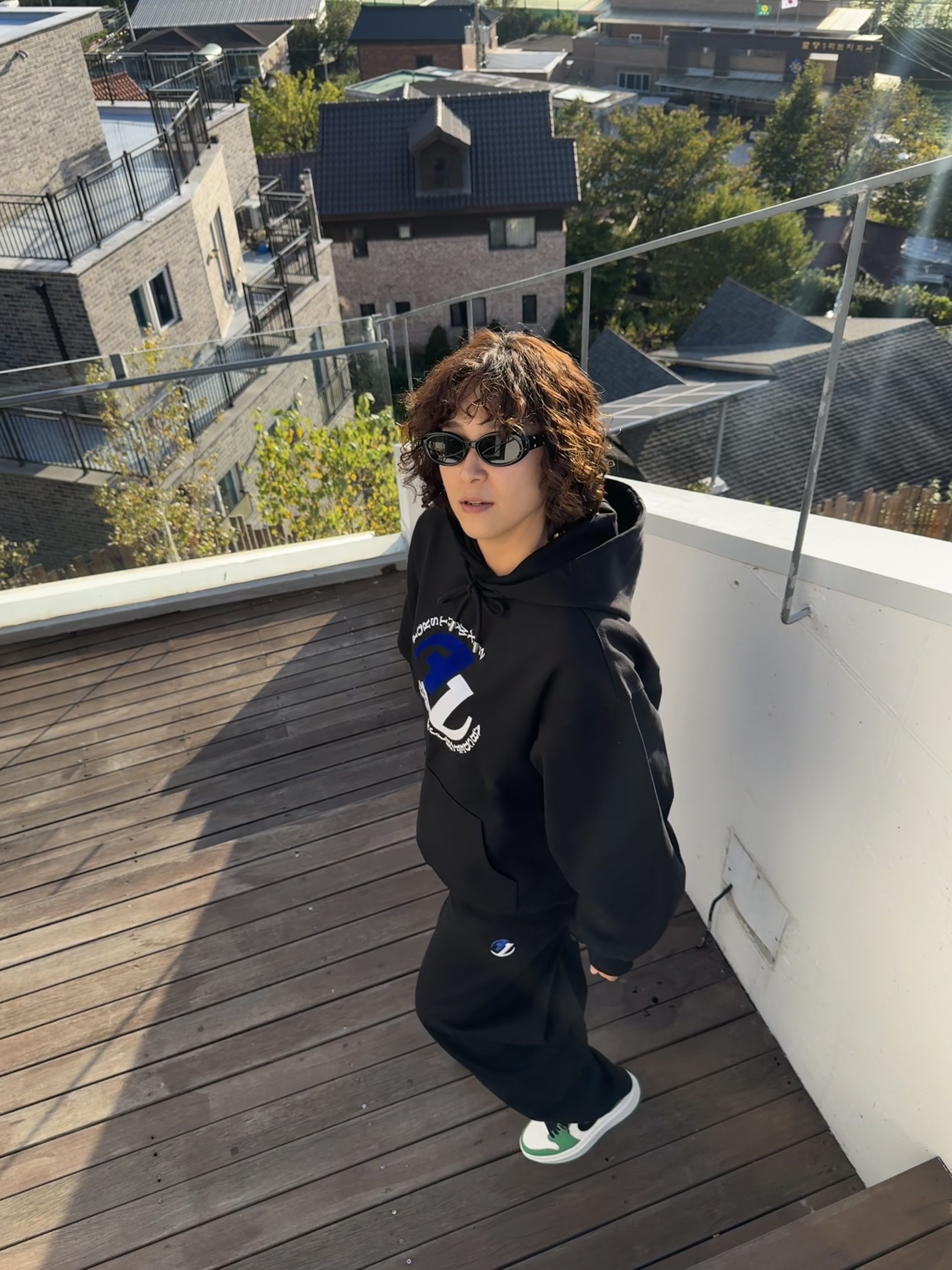 Supreme 99 LS Football Top Black - 24SS, Gentle Monster x Maison Margiela MM107 Black Black 착용 스타일 - 5
