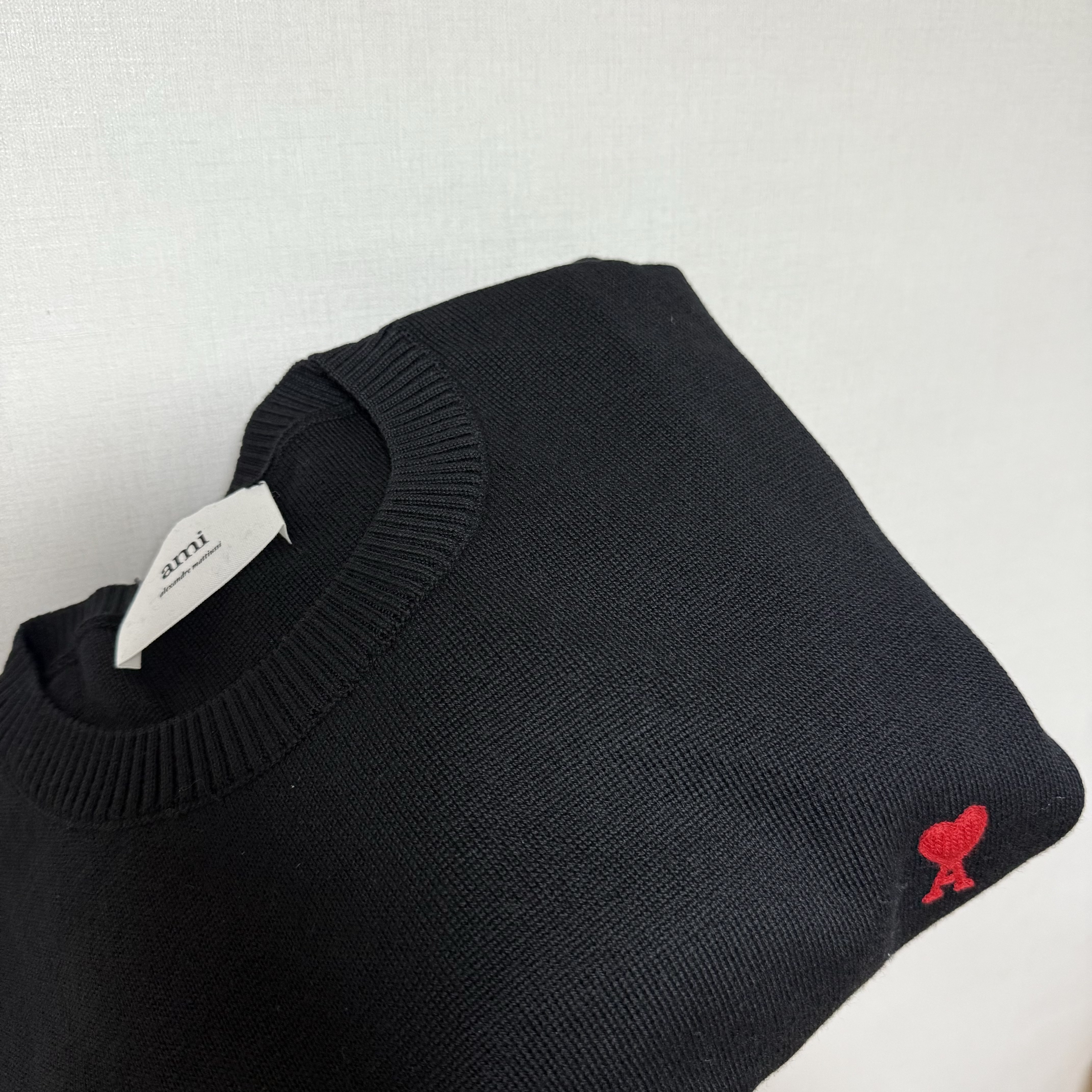 AMI de Coeur Wool Knit Black 착용 스타일