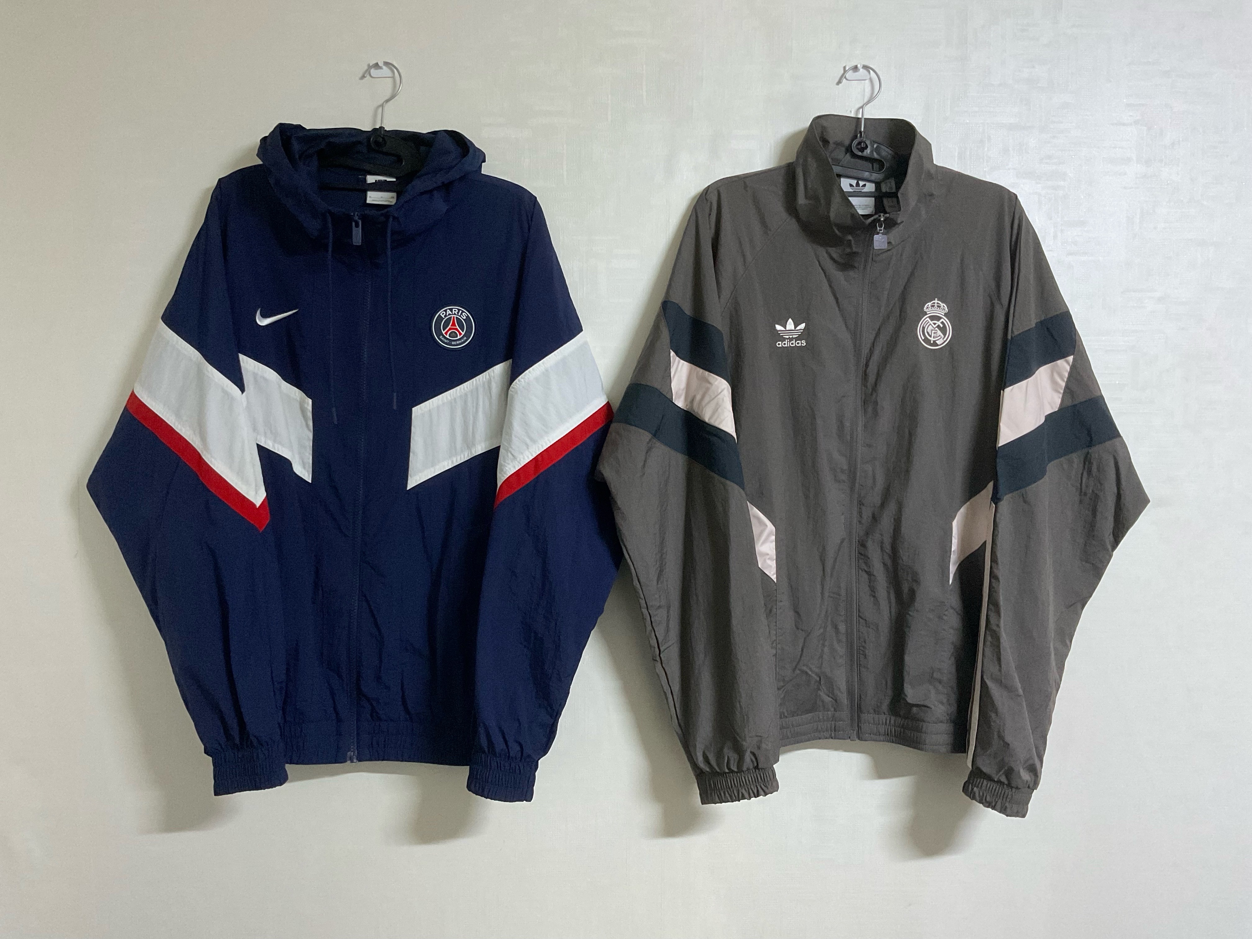 Adidas Real Madrid Originals Track Top Charcoal Grey - KR Sizing, Adidas Real Madrid Originals Track Top Charcoal Grey - US Sizing 착용 스타일