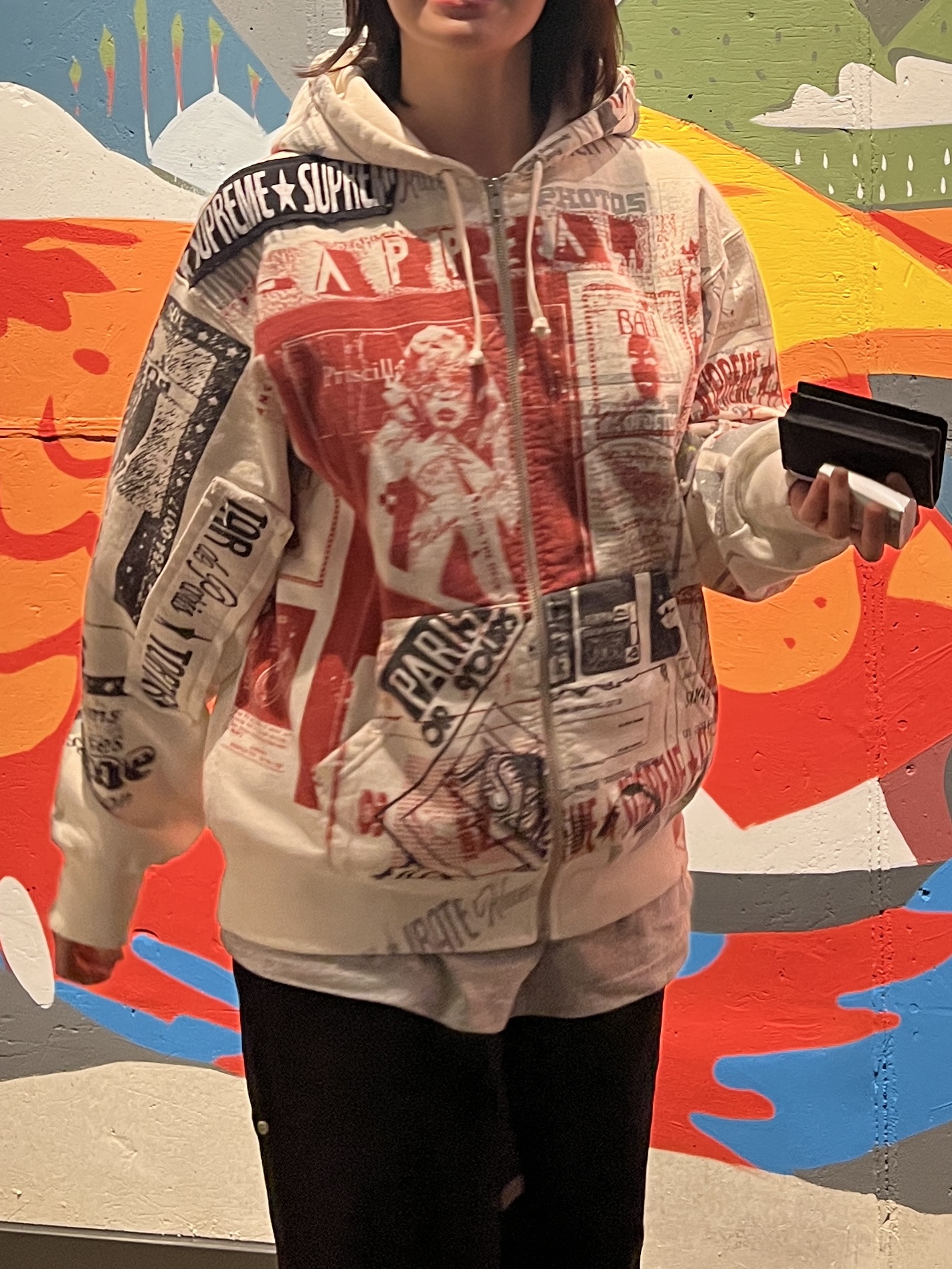Supreme Collage Zip Up Hooded Sweatshirt White - 24SS, Jordan 1 x Travis Scott Retro Low OG SP Black Phantom 착용 스타일 - 2