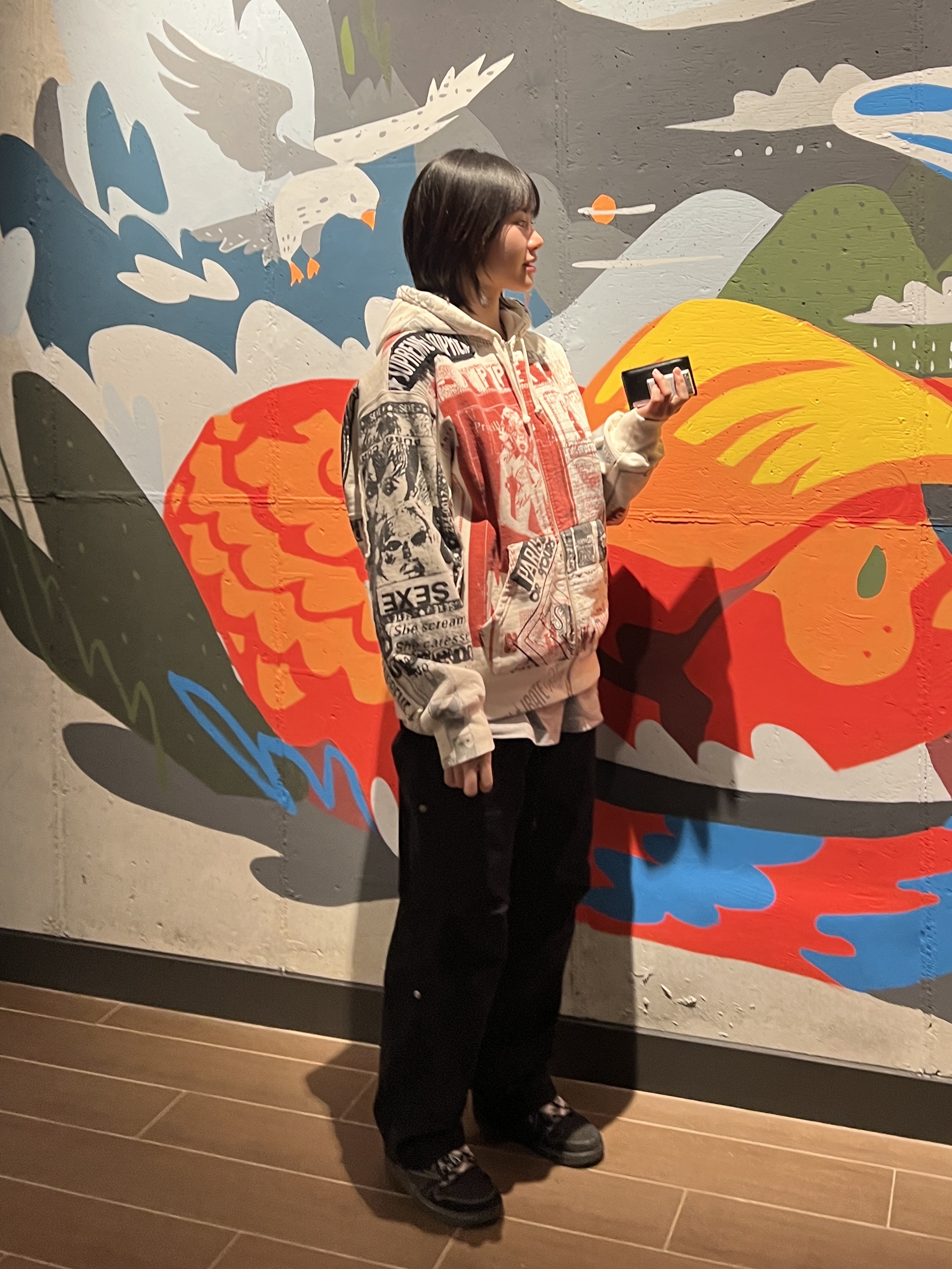 Supreme Collage Zip Up Hooded Sweatshirt White - 24SS, Jordan 1 x Travis Scott Retro Low OG SP Black Phantom 착용 스타일 - 1