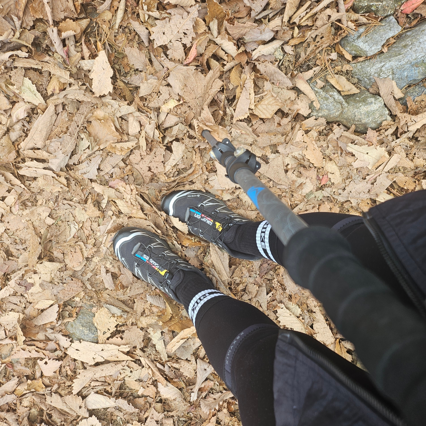 Salomon XT-6 GTX Black Silver 착용 스타일 - 2