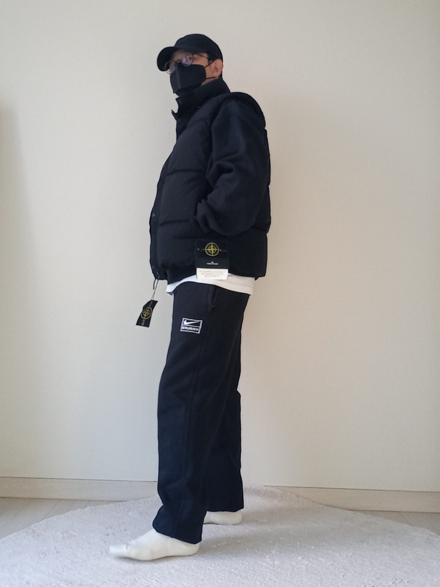 Nike x Stussy NRG Washed Fleece Crewneck Black (DO5310-010), Supreme Small Box LS T-Shirt White - 24SS 착용 스타일 - 4
