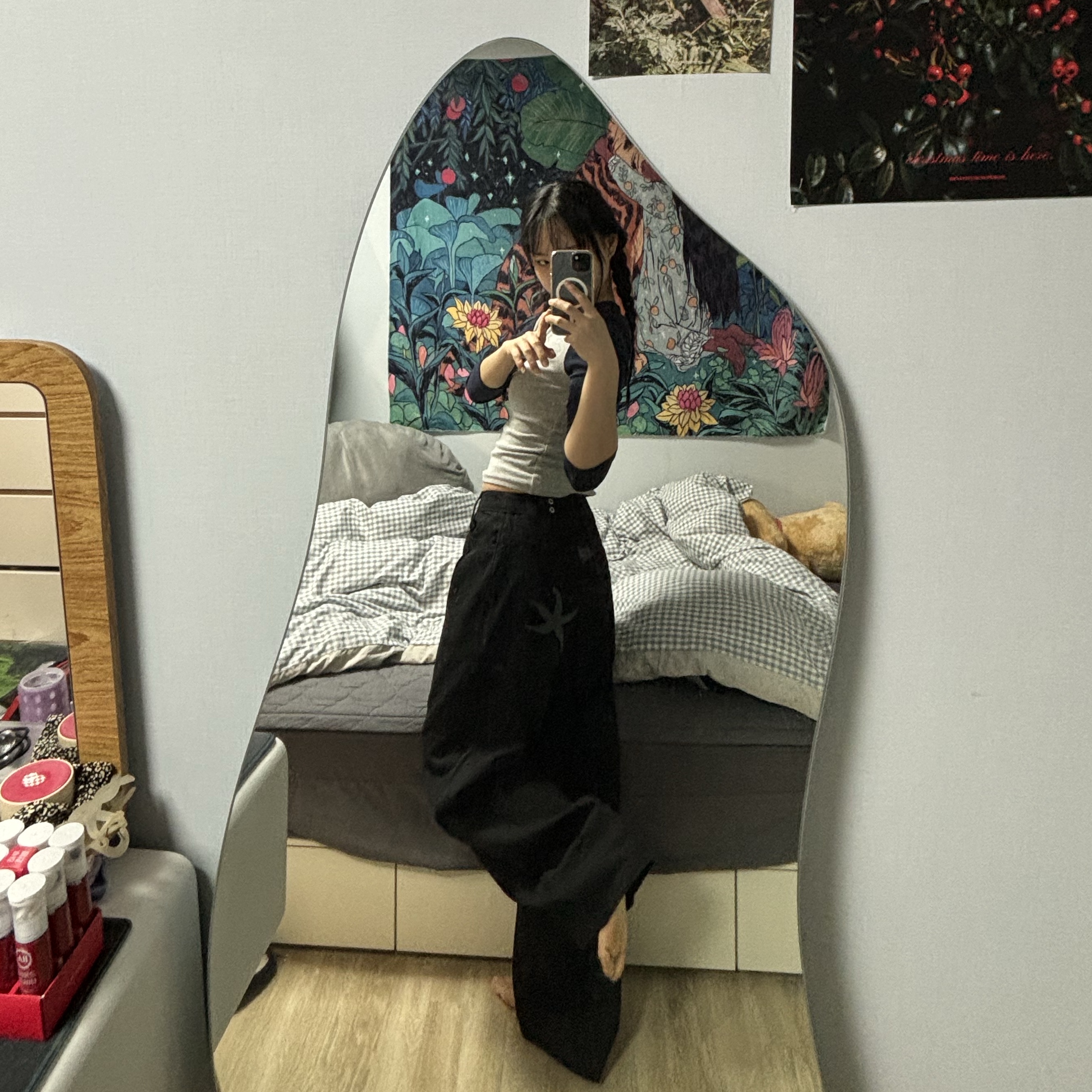 The Coldest Moment TCM Starfish Pin Stripe Pants Black 착용 스타일 - 2