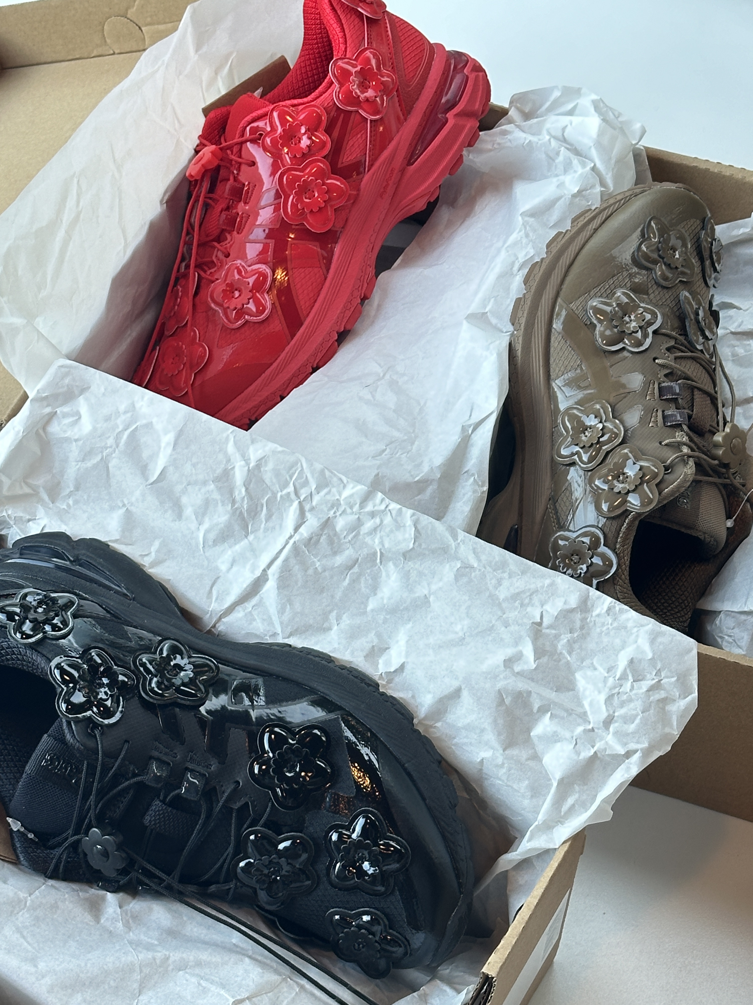 Asics x Cecilie Bahnsen Gel-Terrain Red, Asics x Cecilie Bahnsen Gel-Terrain Sepia 착용 스타일