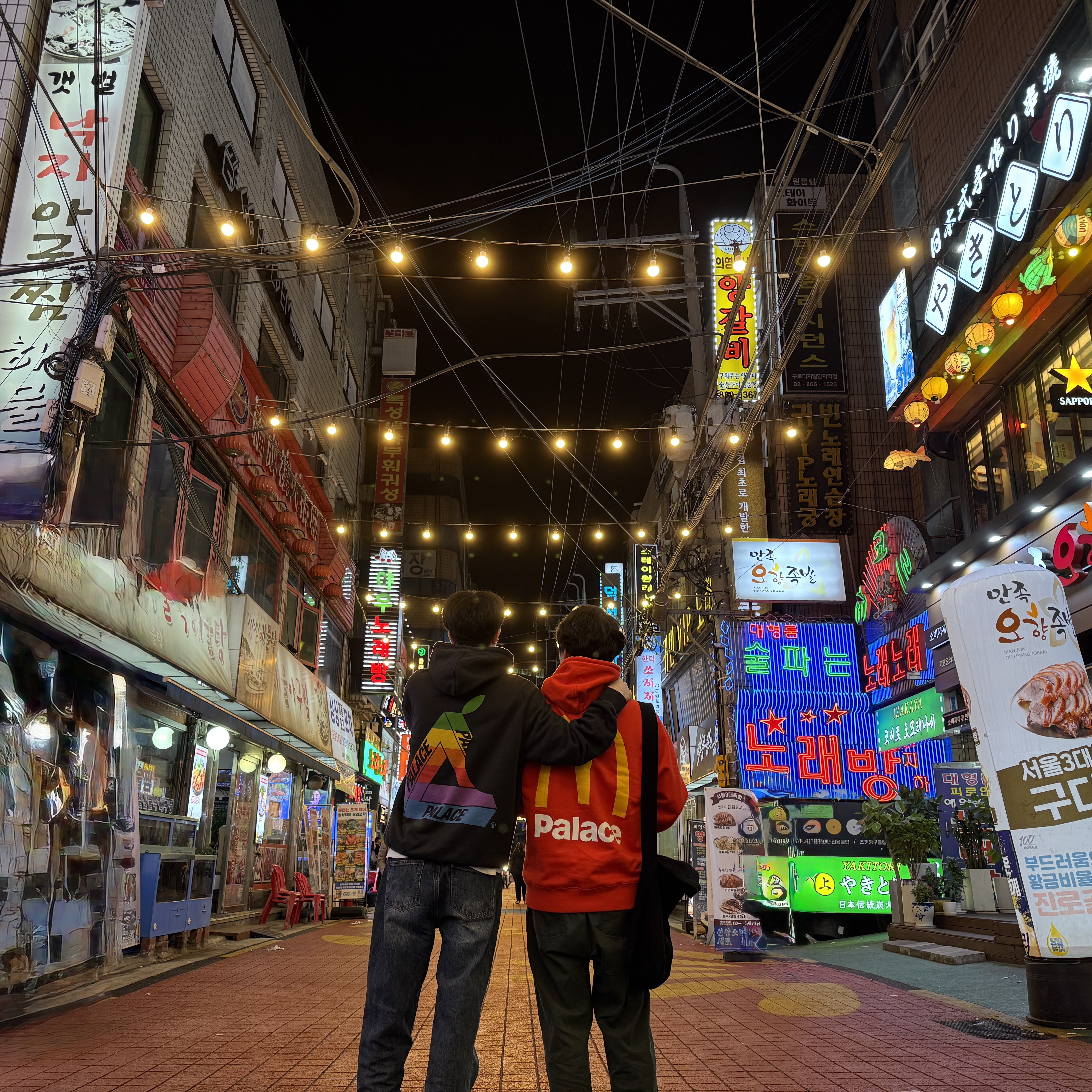Palace Jobsworth Hood Black - 19SS, Palace x McDonald's Logo Hood Red - 23FW 착용 스타일
