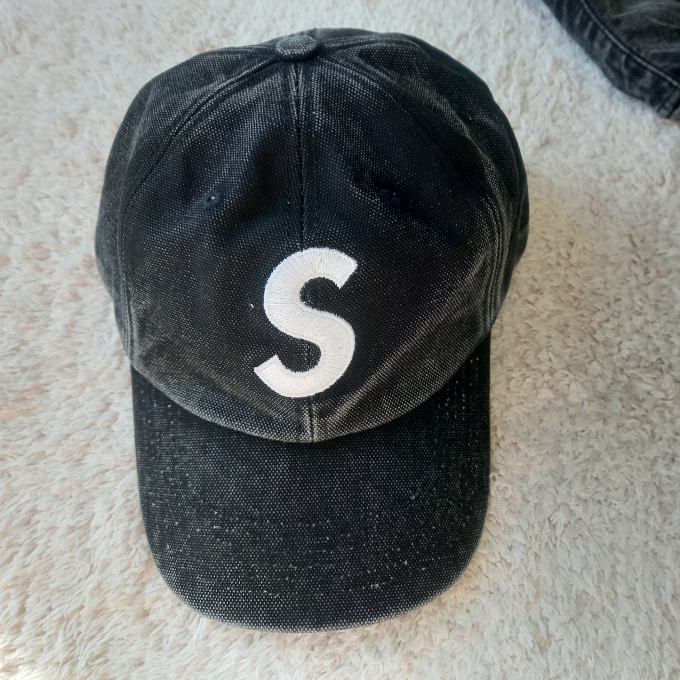 Supreme Pigment S Logo 6-Panel Black - 24FW 착용 스타일 - 2