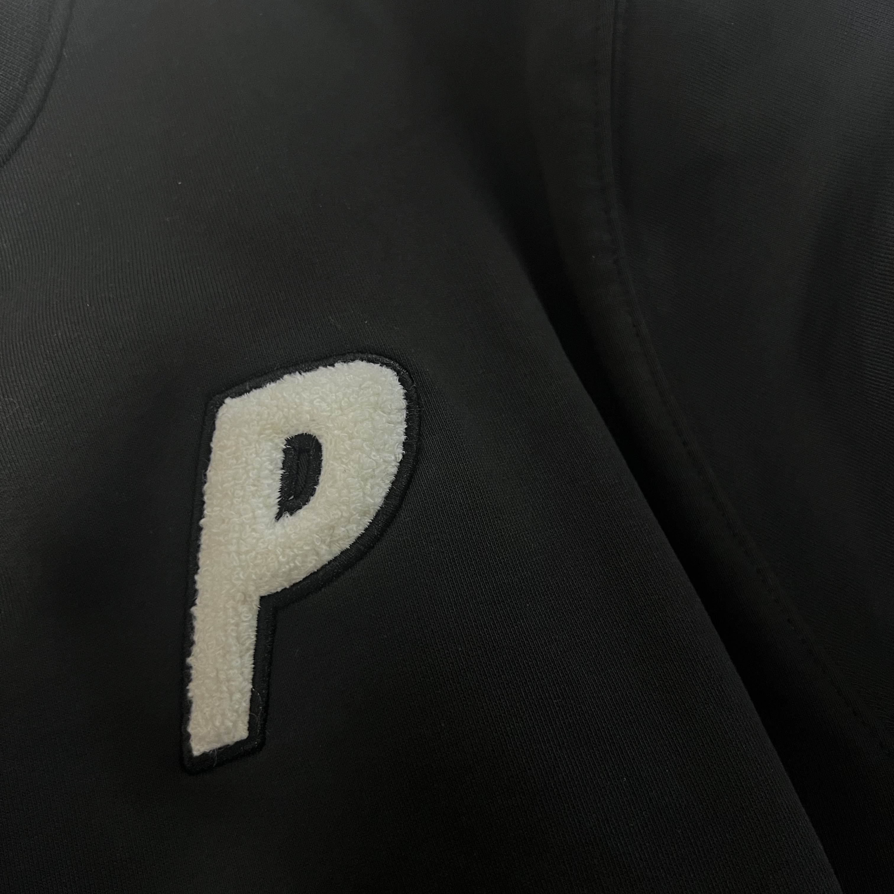 Palace Fleece Tri-Ferg Crew Black - 23SS 착용 스타일 - 2