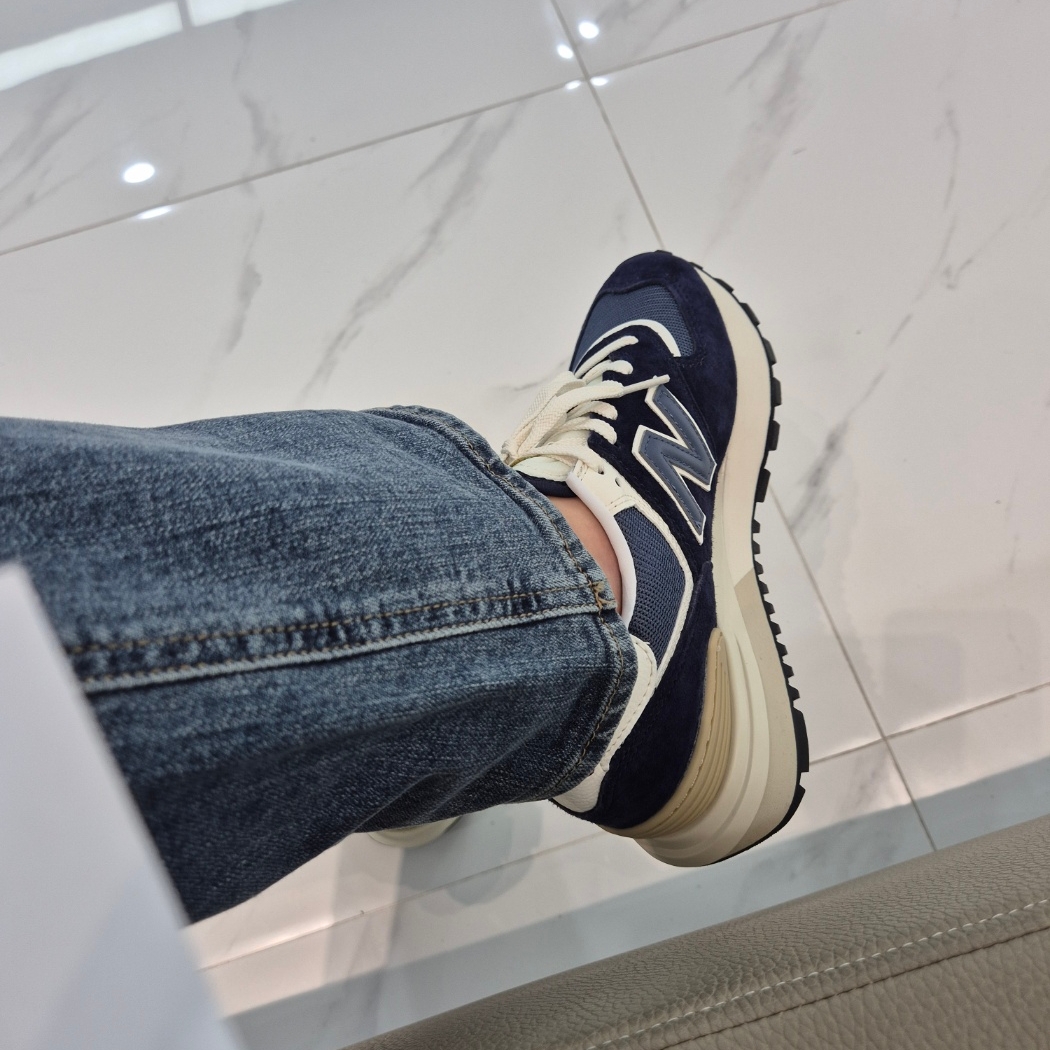 New Balance 574 Legacy Navy 착용 스타일