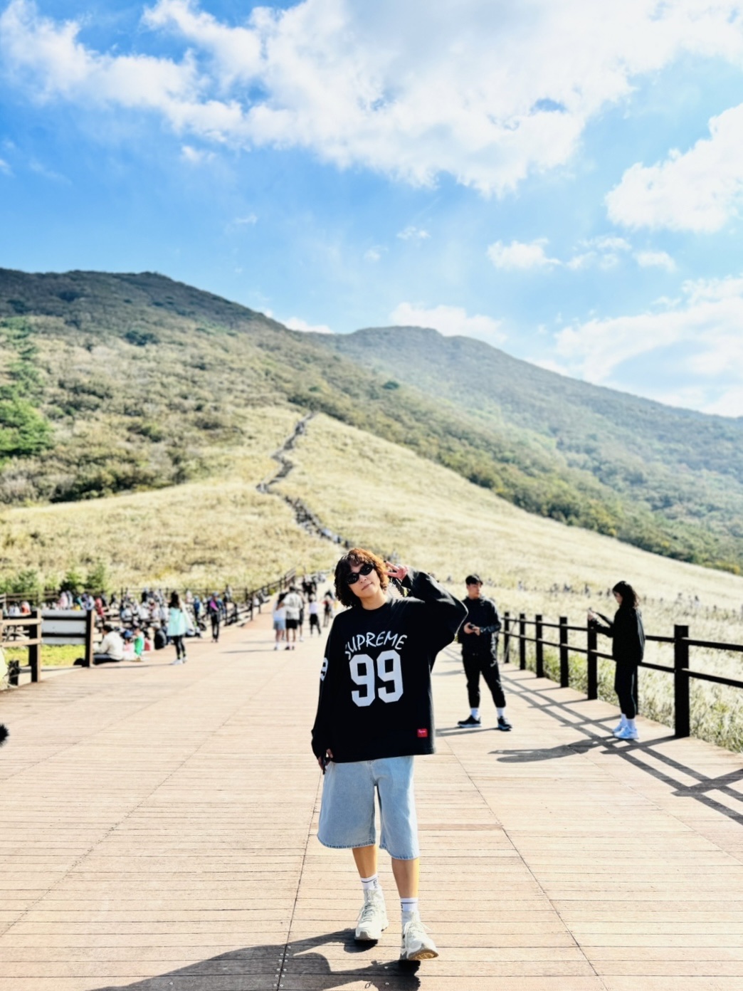 Supreme 99 LS Football Top Black - 24SS, Gentle Monster x Maison Margiela MM107 Black Black 착용 스타일 - 1