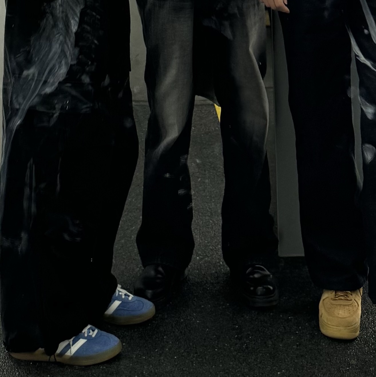 (W) Adidas Gazelle Indoor Blue Fusion Cloud White, Stussy Basic Stussy Hoodie Black 착용 스타일 - 2