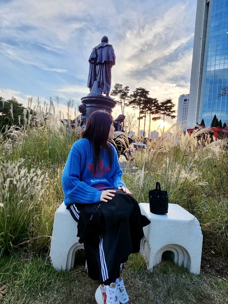 Gucci x Adidas Wool Knit Sweater Blue, (W) Adidas 3S Skirt Black - KR Sizing 착용 스타일 - 1