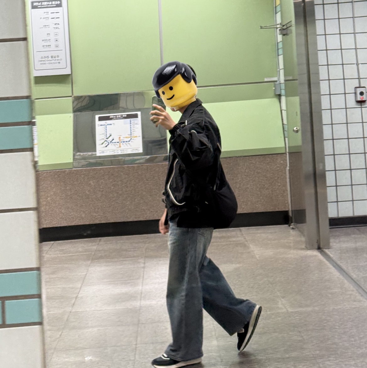 COS Nylon Crossbody Saddle Bag Black, Ader Error Bant Jumper Noir (Ver.2) 착용 스타일