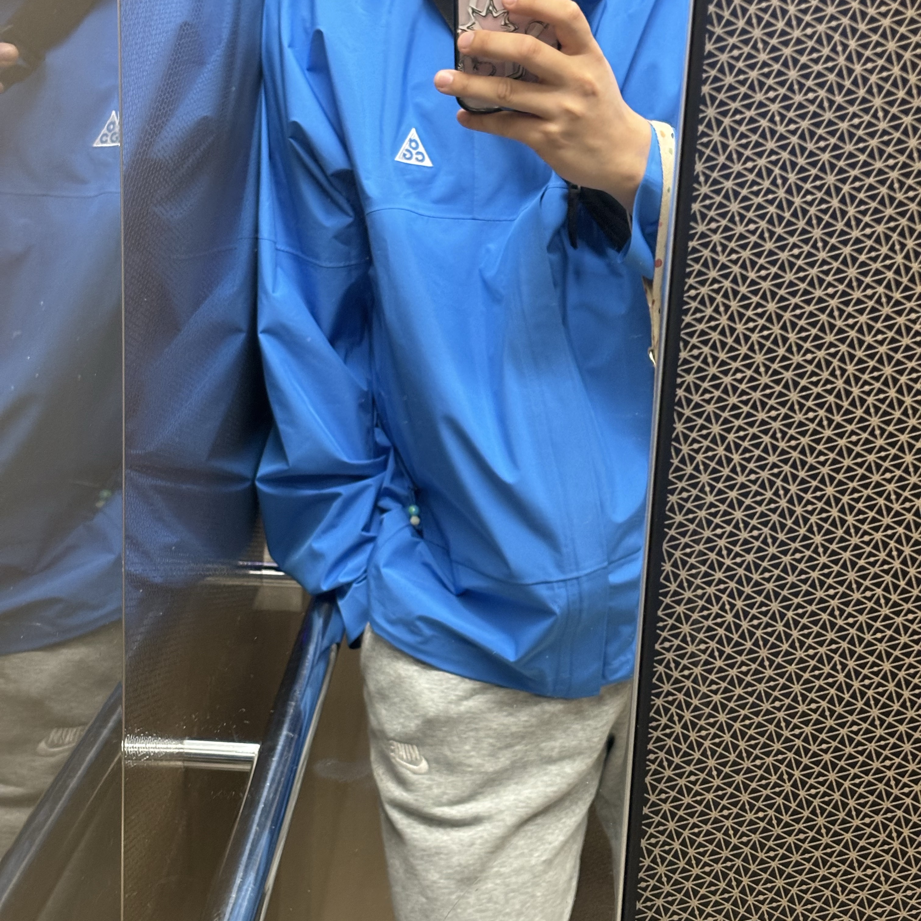 Nike ACG Storm-Fit ADV Cascade Rains Full Zip Jacket Light Photo Blue Summit White - Asia, Apple AirPods Max Lightning Silver (Korean Ver.) 착용 스타일 - 3