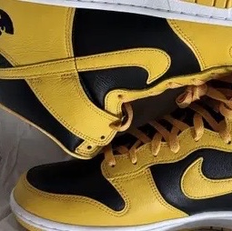 Nike Wu-Tang Clan Dunk High Black and Pollen 착용 스타일