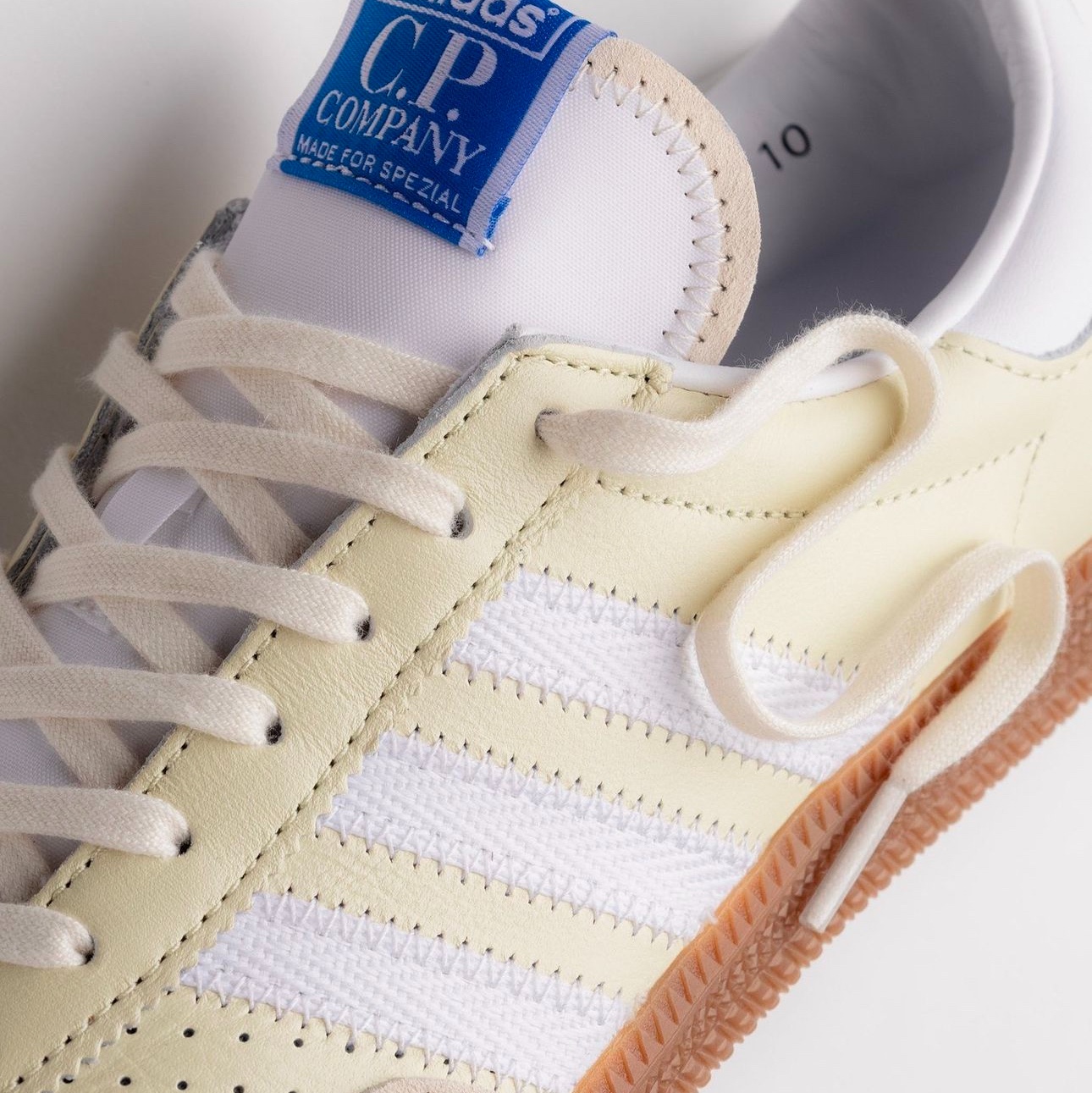 Adidas x C.P. Company Wimberly Spezial Sand Cloud White 착용 스타일 - 3