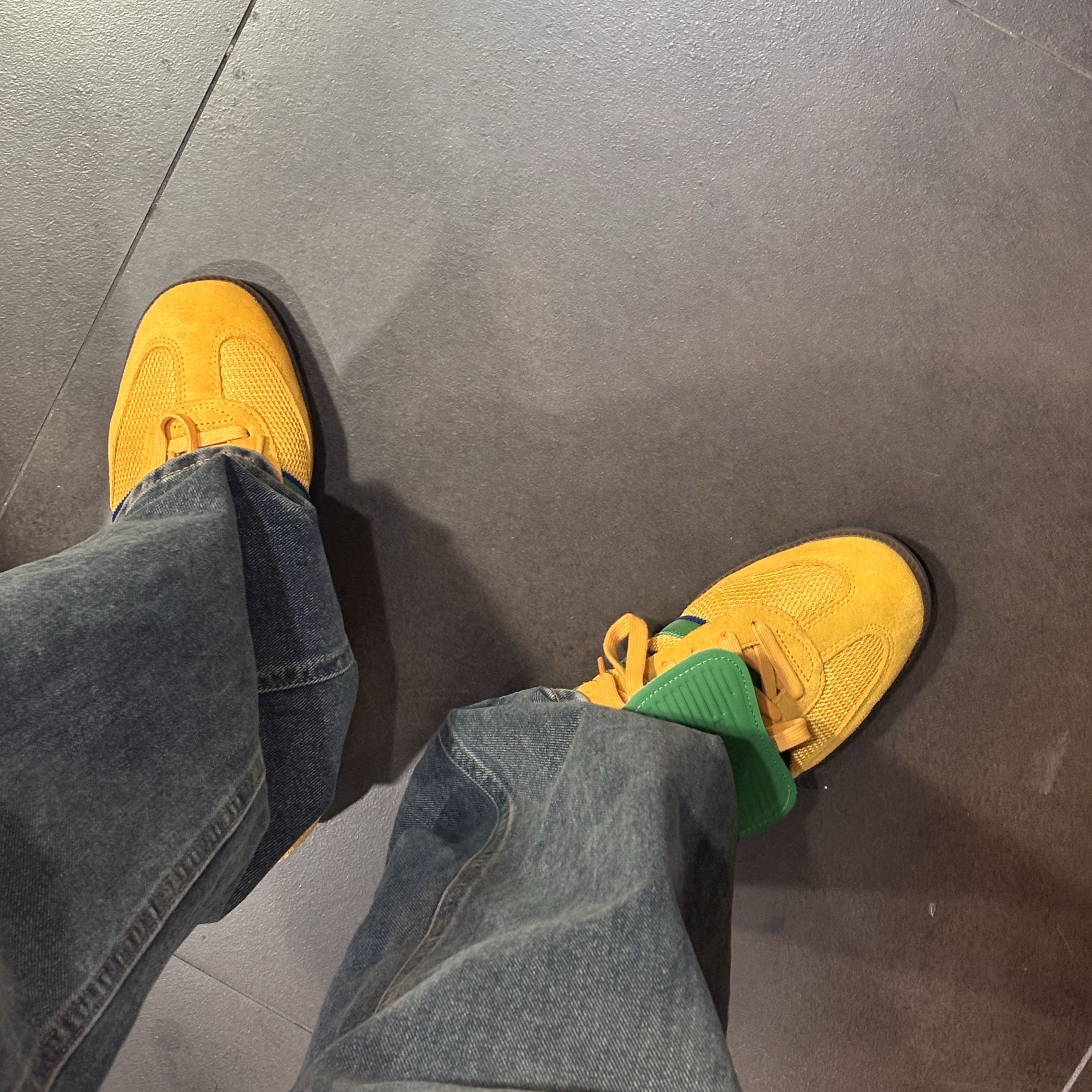 Adidas Samba LT Preloved Yellow Green Gum 착용 스타일 - 2