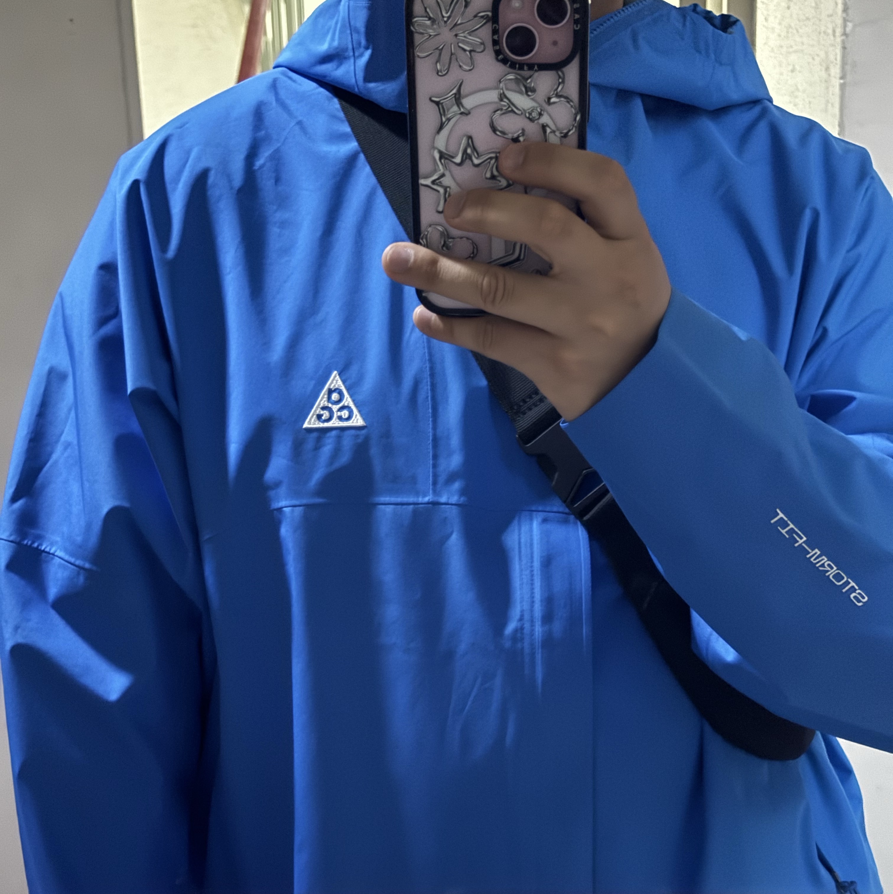 Nike ACG Storm-Fit ADV Cascade Rains Full Zip Jacket Light Photo Blue Summit White - Asia, Apple AirPods Max Lightning Silver (Korean Ver.) 착용 스타일 - 4
