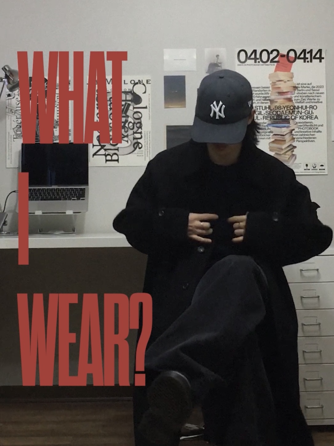 47 Brand New York Yankees BW Clean Up Charcoal, Dr. Martens x Supreme 1461 Gray Silver 착용 스타일