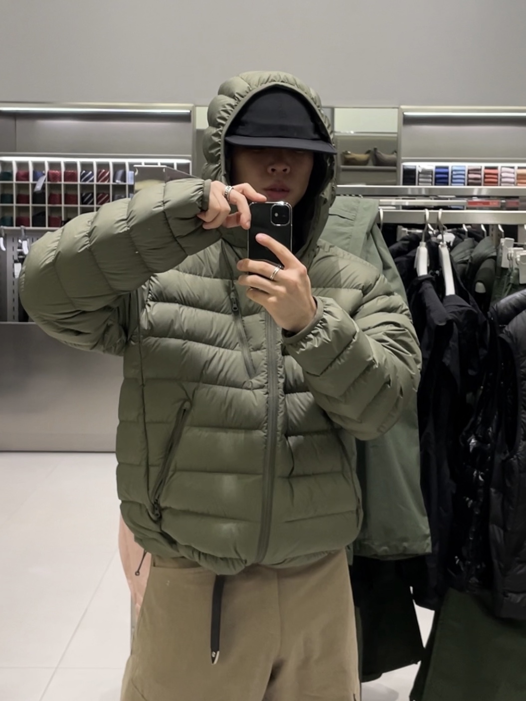 Musinsa Standard City Leisure Hooded Light Down Jacket Khaki 착용 스타일