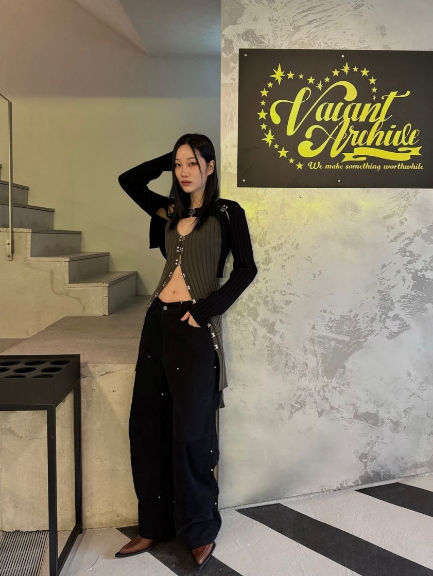 ワンピース VACANT Archive : 24FW / TRONI HOOKED ONE-PIECE (2COLORS) 베이컨트 아카이브 우먼 트로니 후크드 원피스 블랙 | VACANT